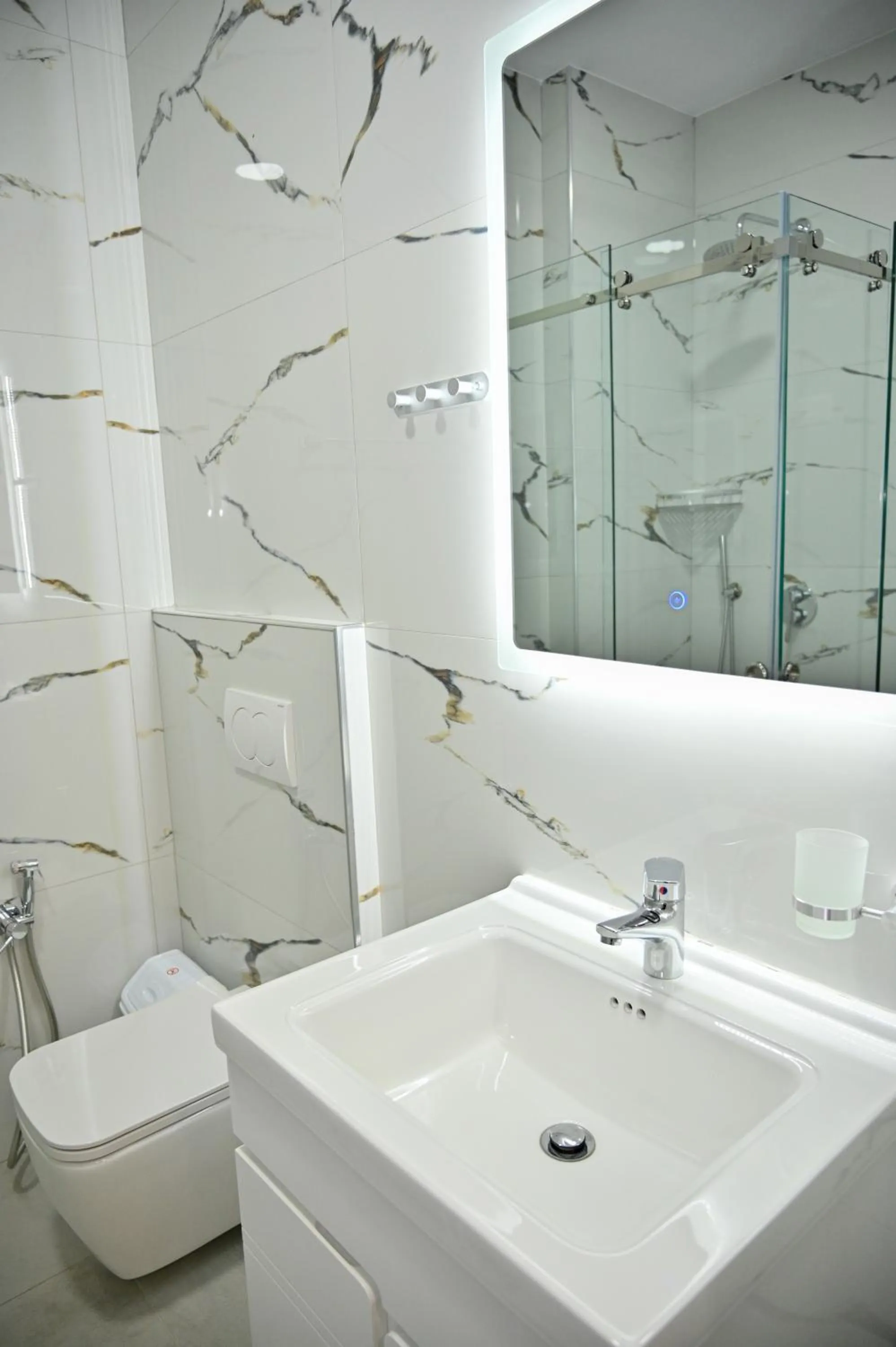 Bath in Elite Apartments