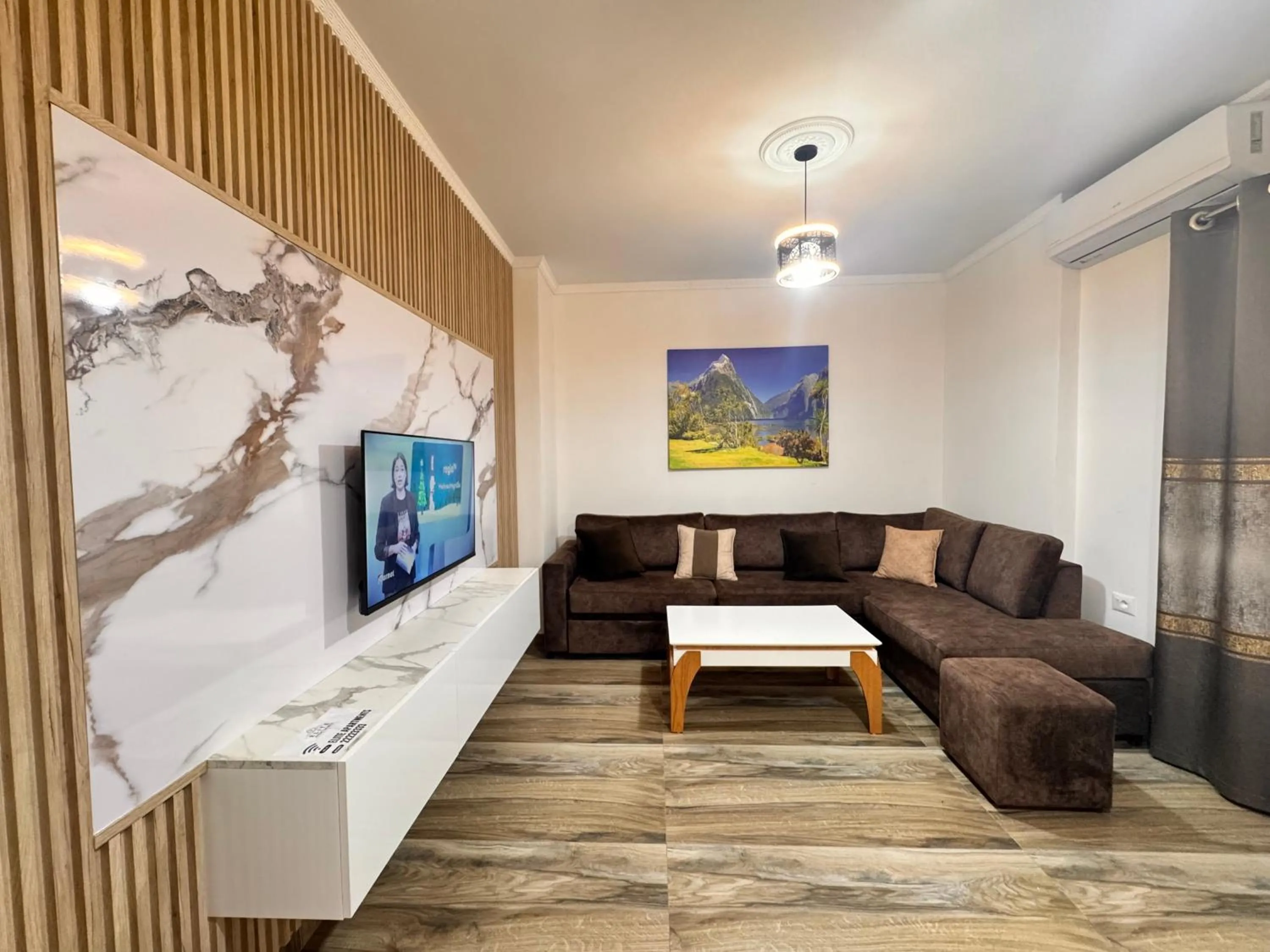 TV and multimedia in Elite Apartments