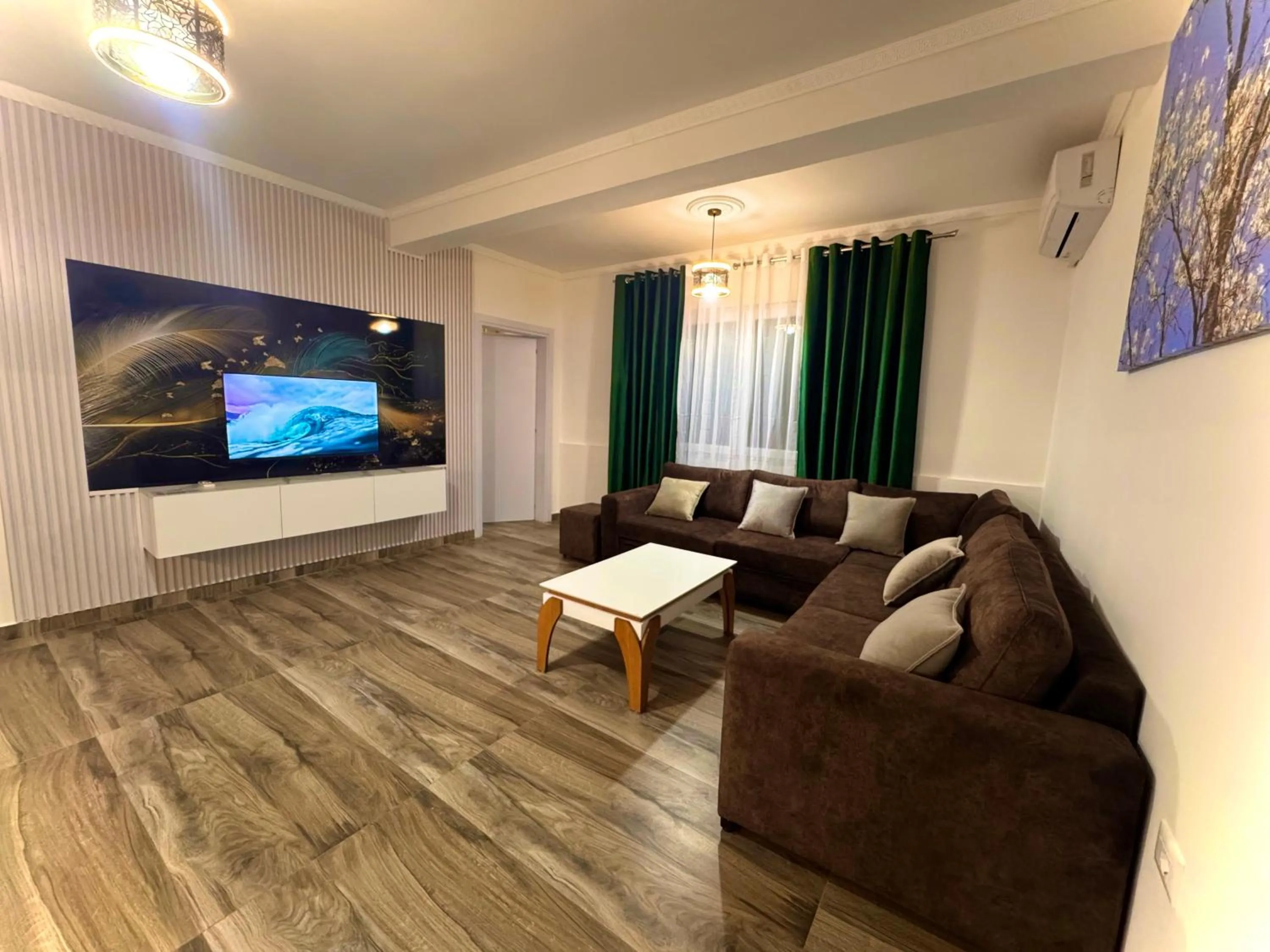 TV and multimedia in Elite Apartments