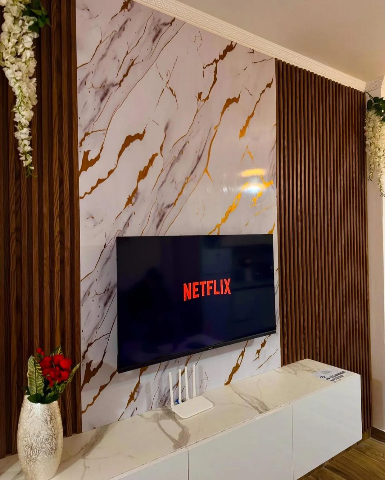 Communal lounge/ TV room in Elite Apartments