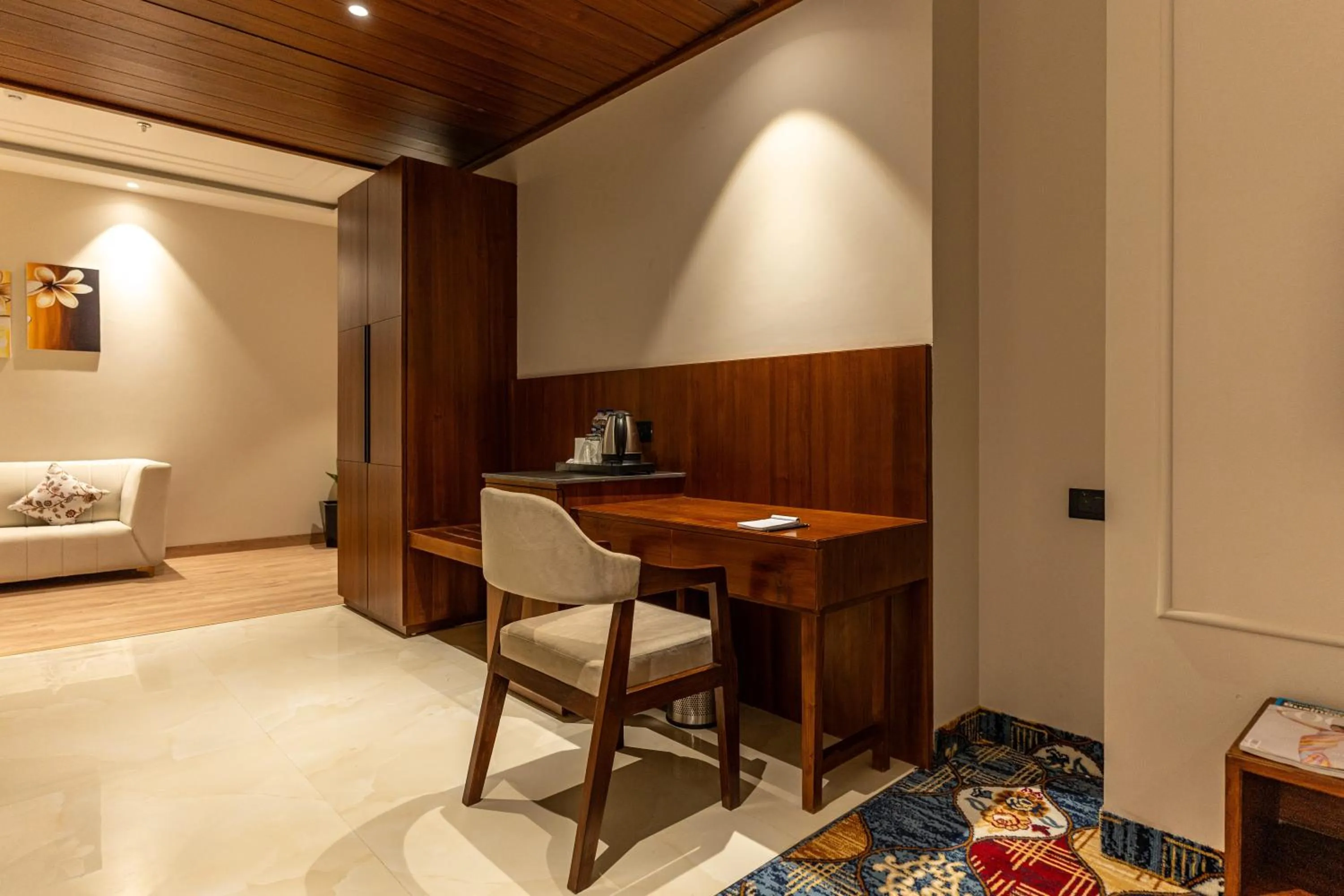 Seating area in City Klyde Inn