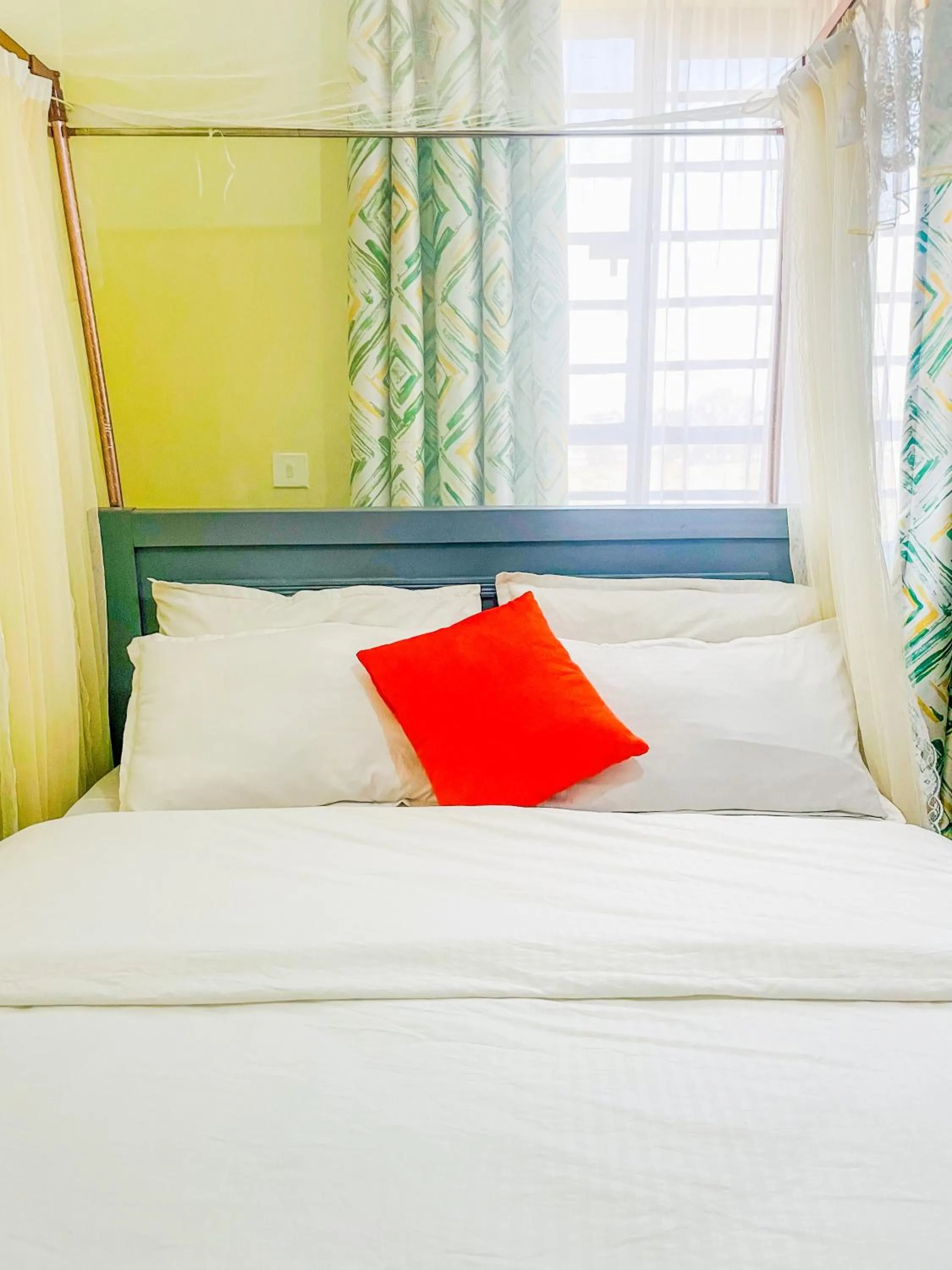 Zedek Suites