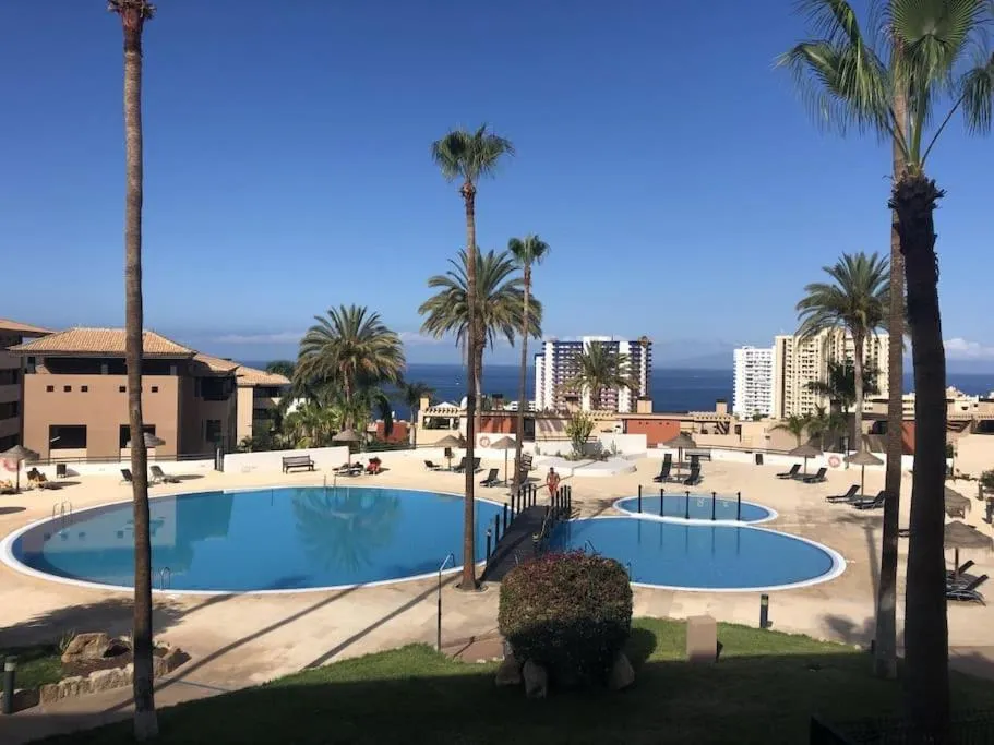 Property building in Piso para vacaciones familiares