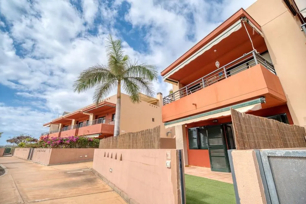 Property building in Piso para vacaciones familiares