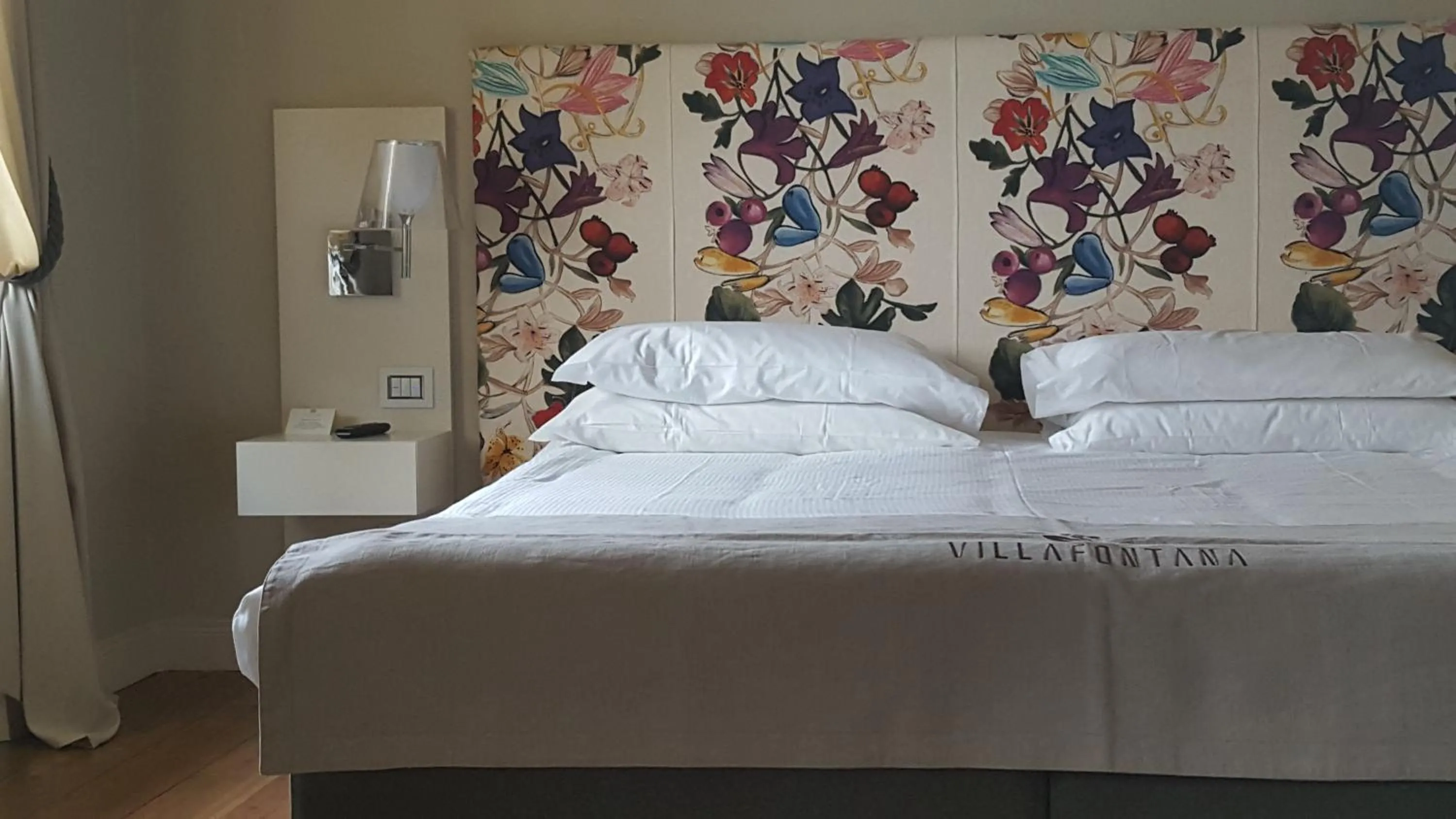 Photo of the whole room, Bed in Villa Fontana Relais Suite & Spa