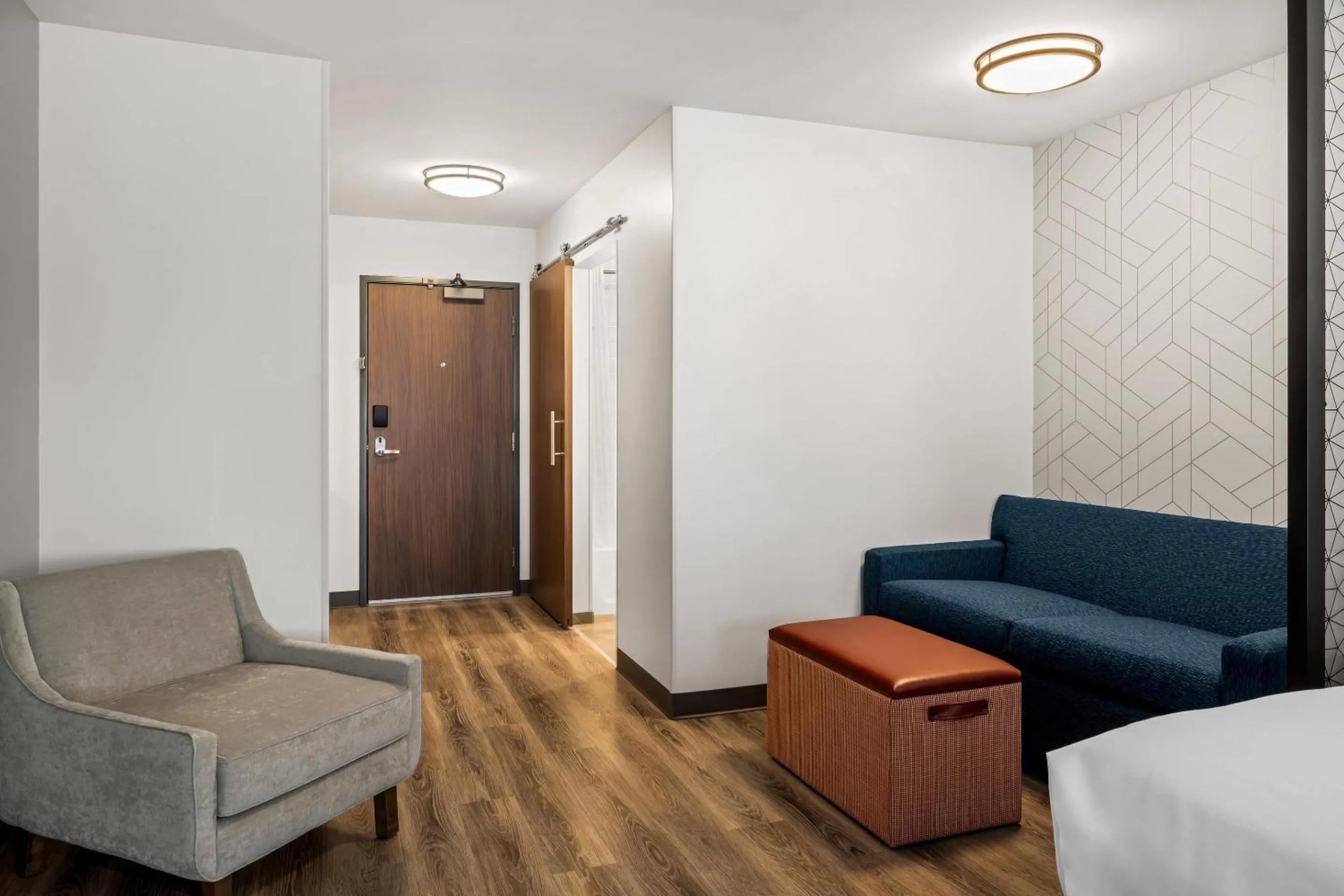 King Suite with Sofa - Non Smoking in Everhome Suites Bozeman