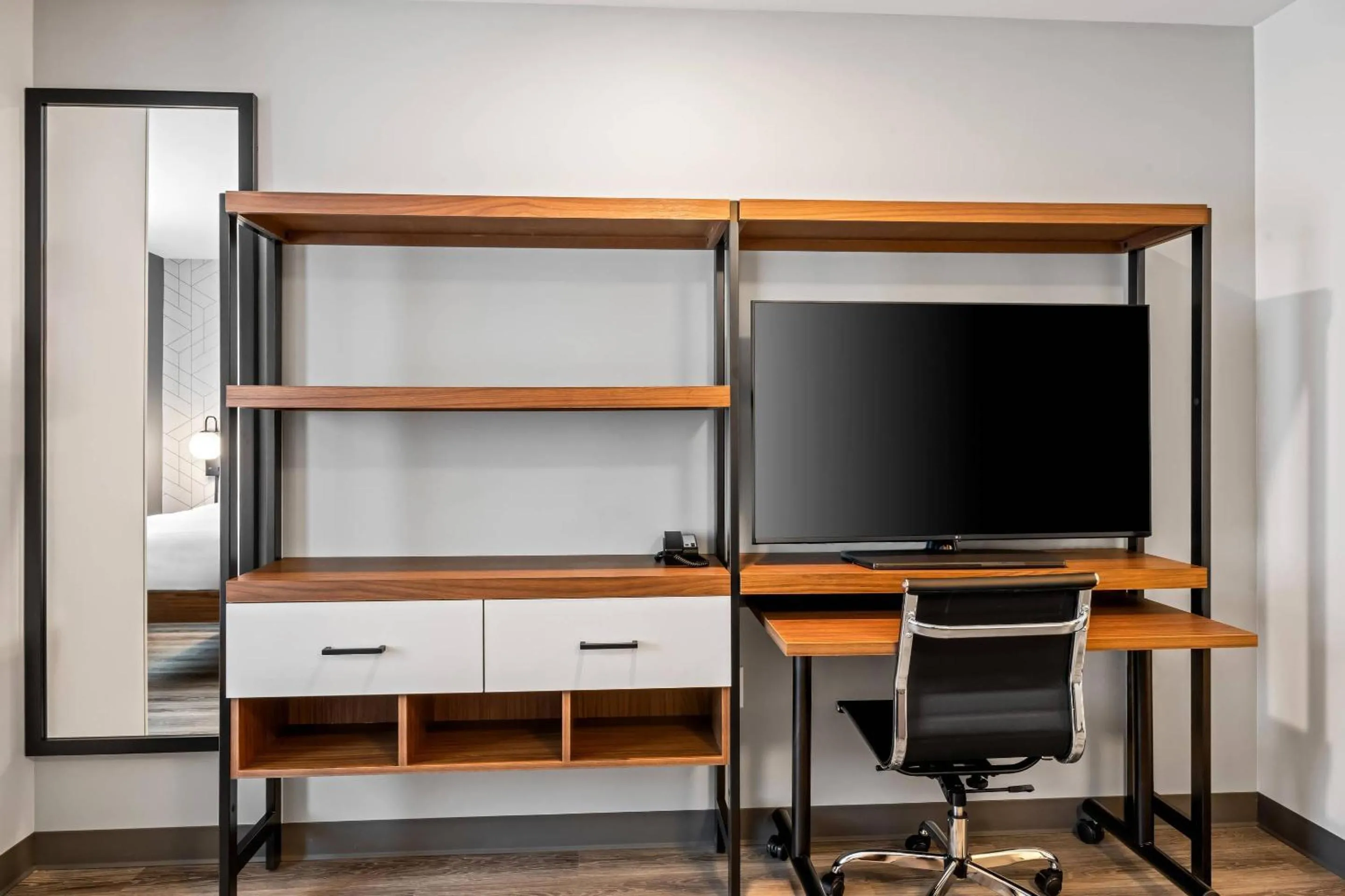 King Suite/Disability Access - Non Smoking in Everhome Suites Bozeman