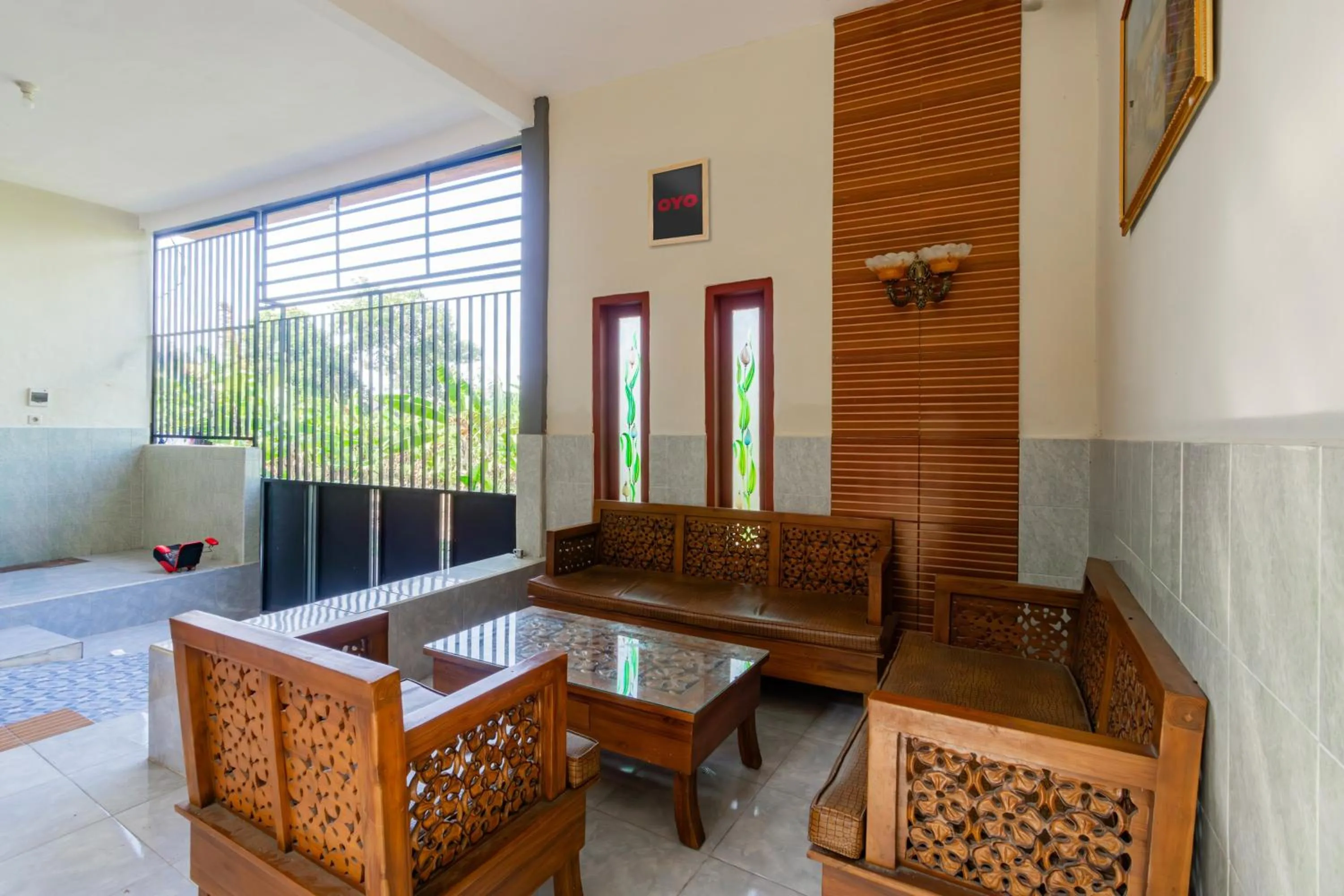 Lobby or reception in SPOT ON 93965 Ibrahim Guest House Syariah