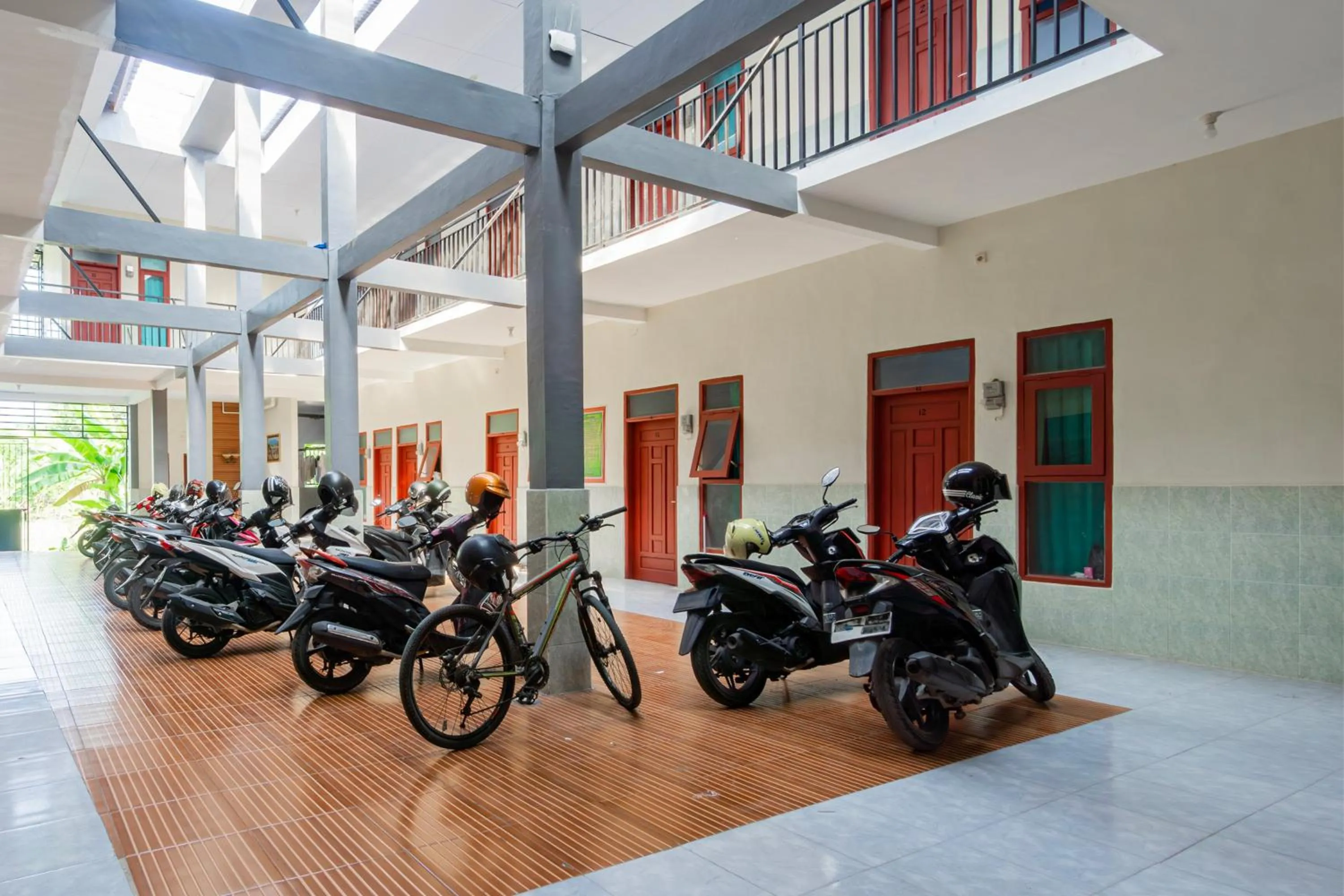 Lobby or reception in SPOT ON 93965 Ibrahim Guest House Syariah