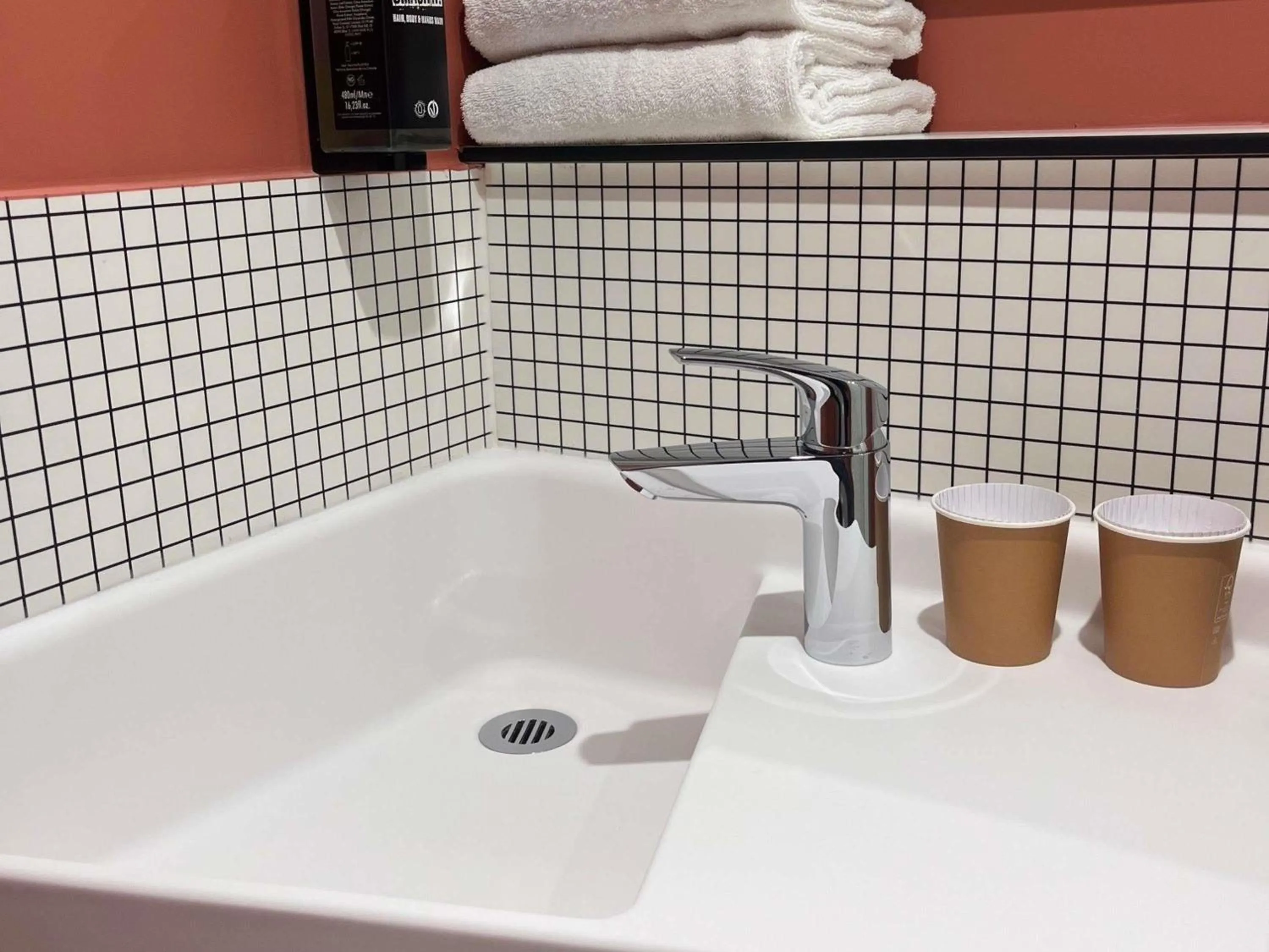 Property building in ibis budget Honfleur Centre