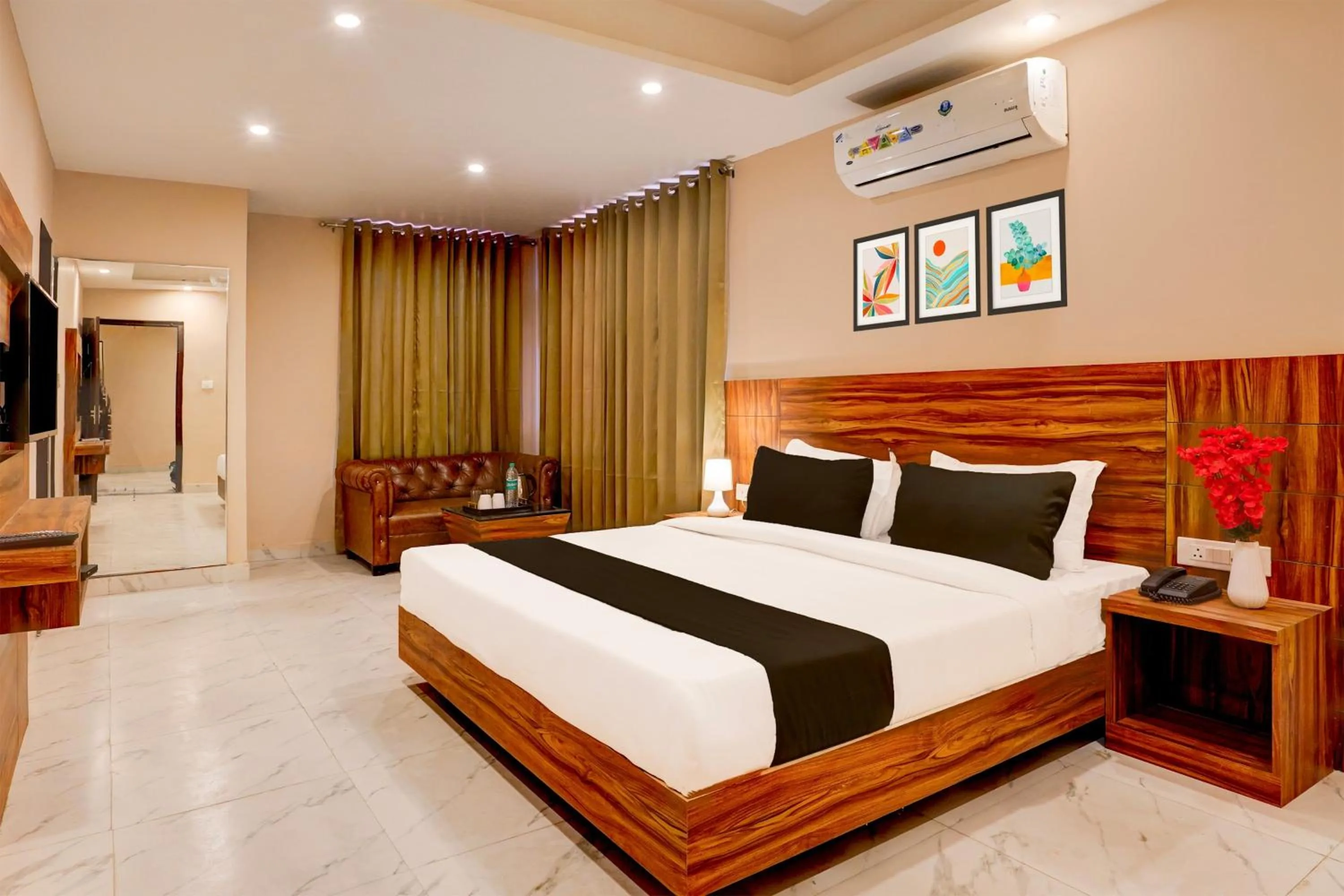 Bedroom, Bed in Super Townhouse Alwar Formerly Hotel Lindo Lugar