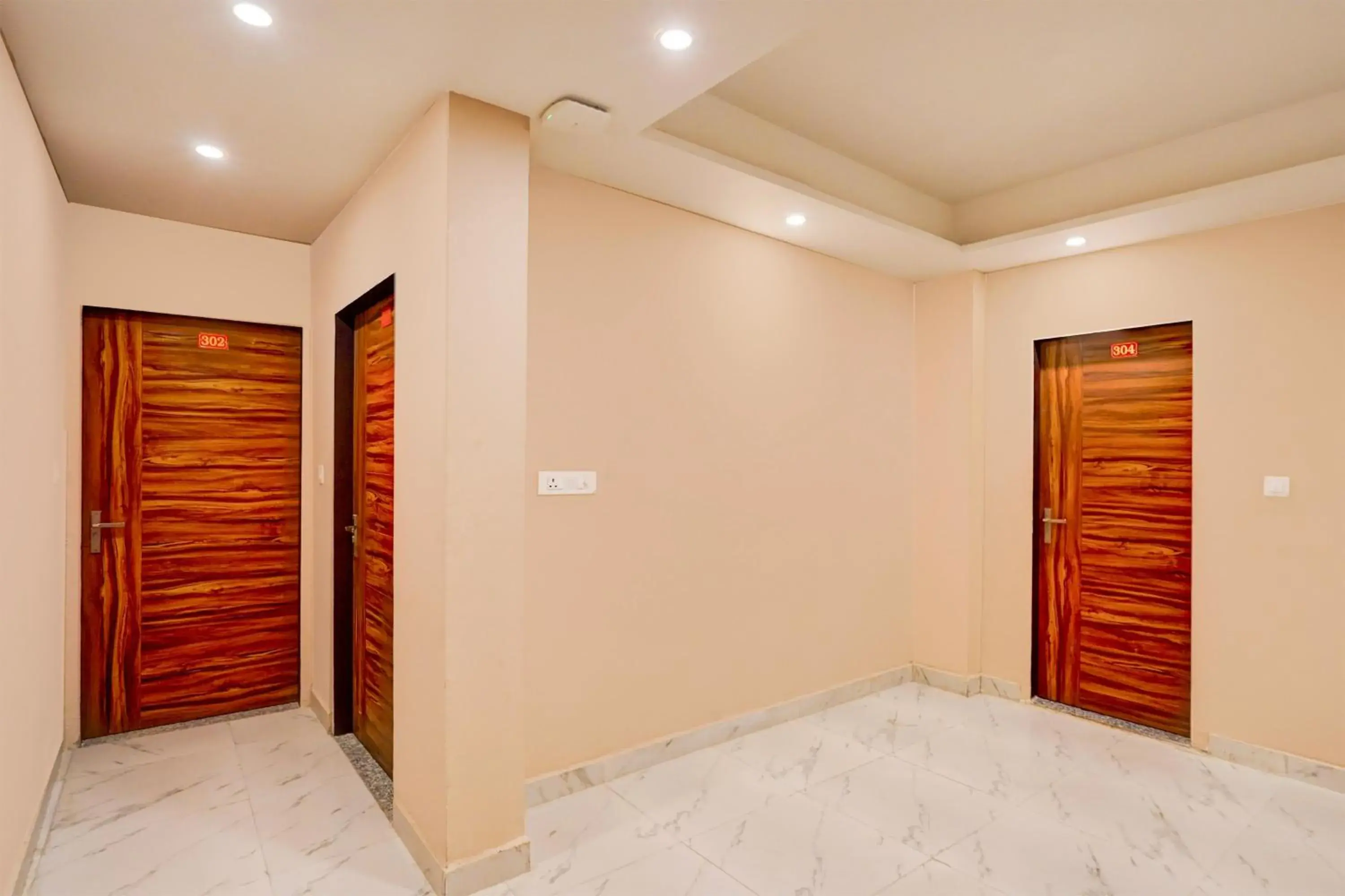 Lobby or reception in Super Townhouse Alwar Formerly Hotel Lindo Lugar Lobby or reception in Super Townhouse Alwar Formerly Hotel Lindo Lugar