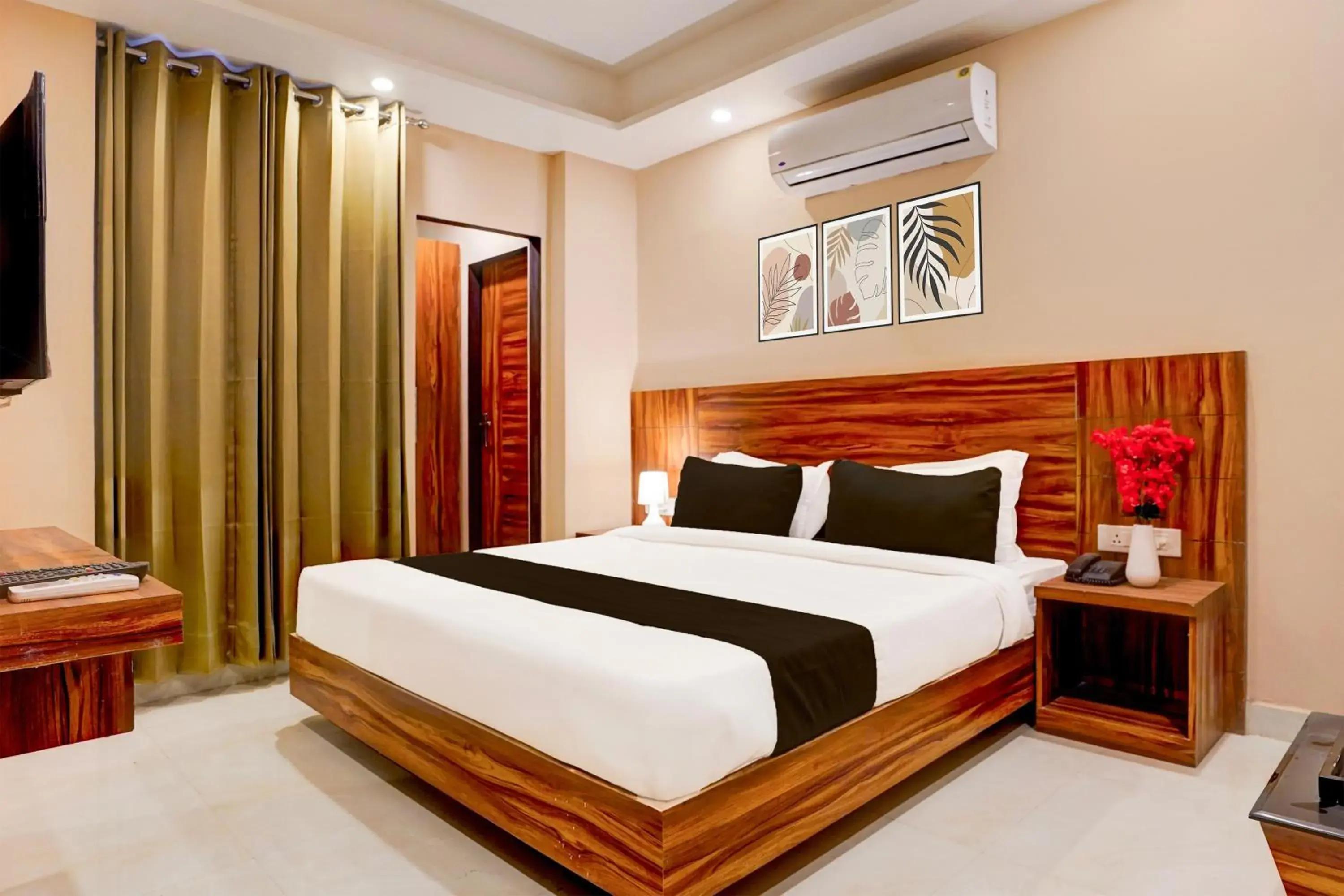 Bedroom, Bed in Super Townhouse Alwar Formerly Hotel Lindo Lugar Bedroom, Bed in Super Townhouse Alwar Formerly Hotel Lindo Lugar