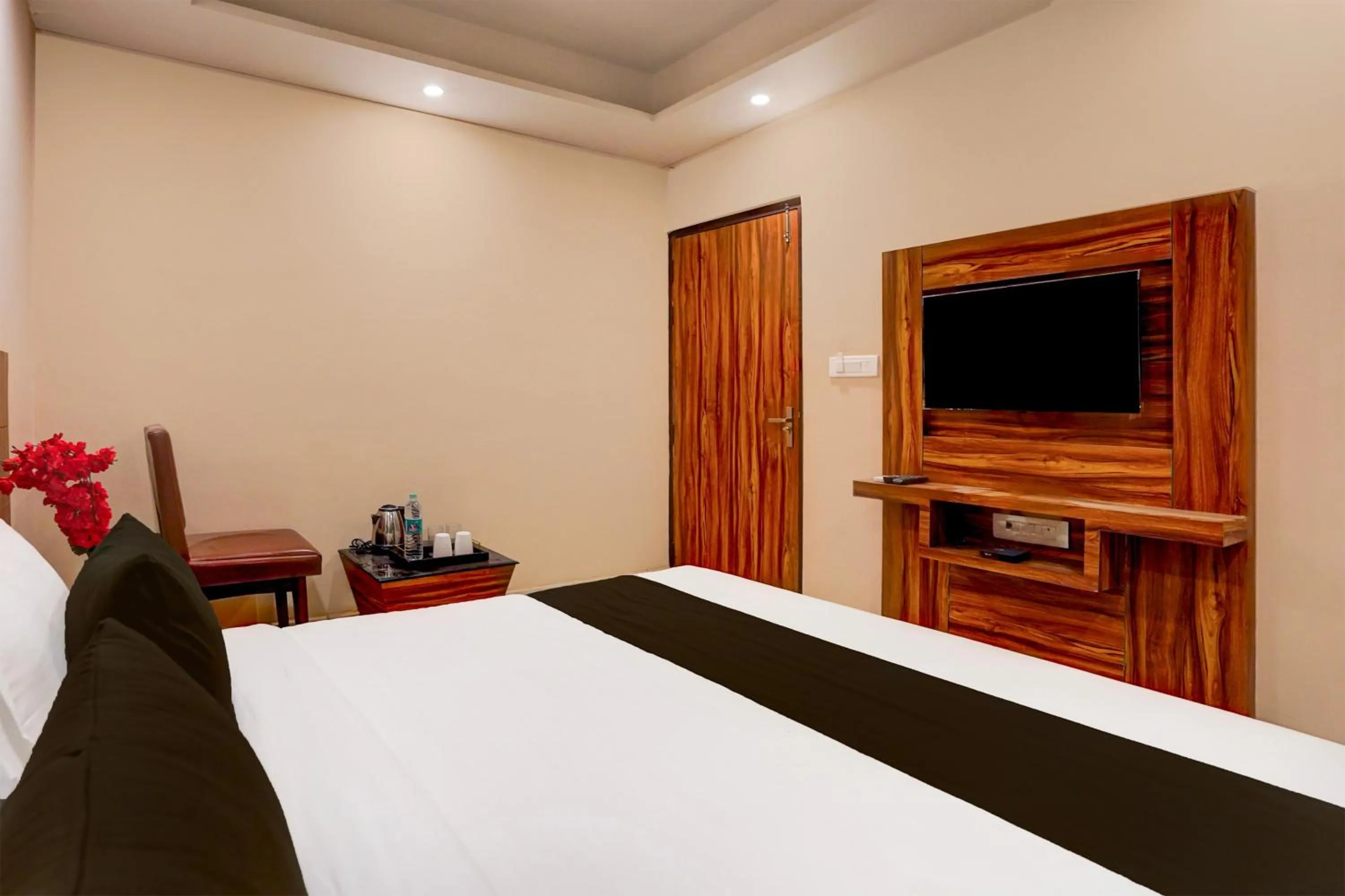 Bedroom, Bed in Super Townhouse Alwar Formerly Hotel Lindo Lugar