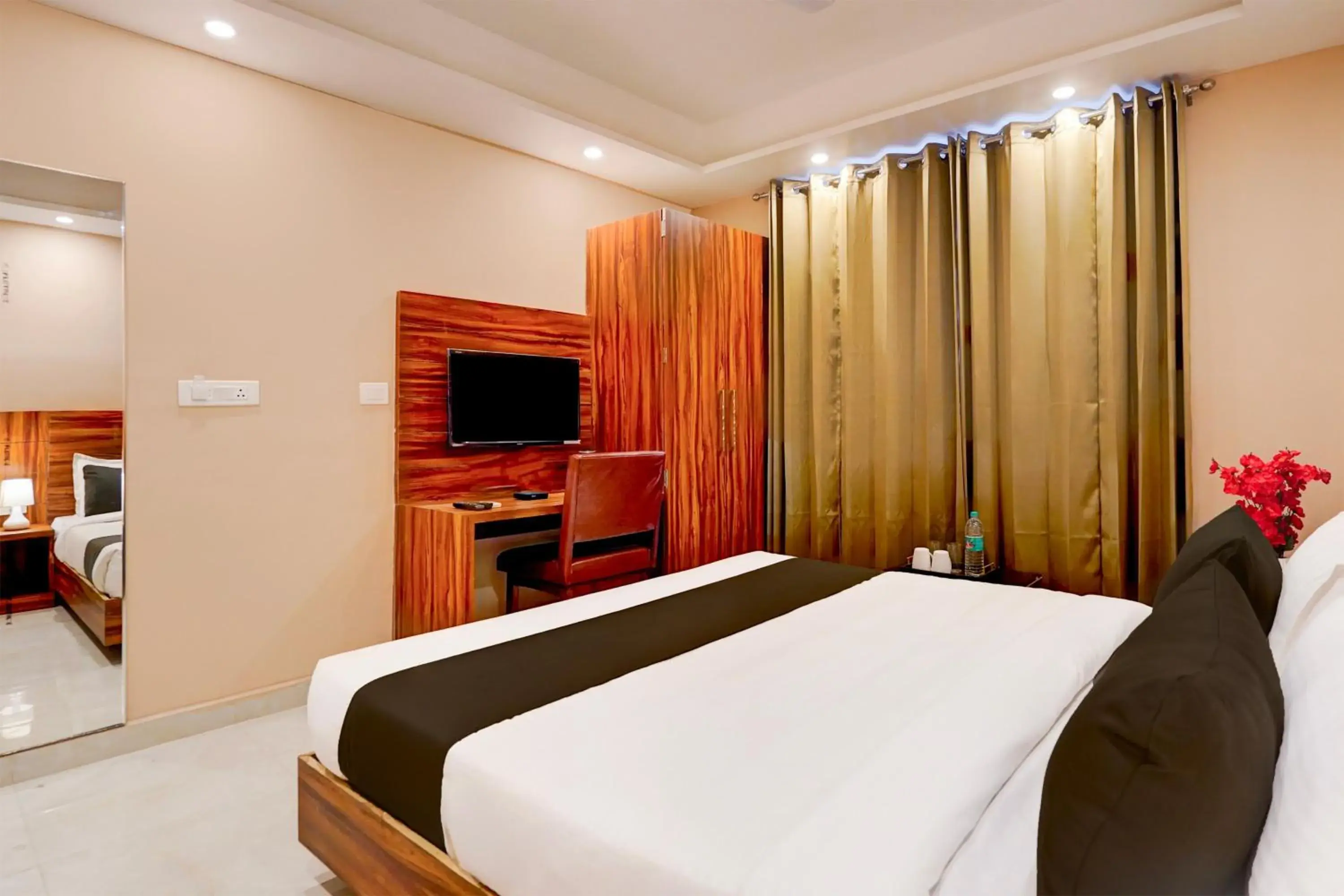 Bedroom, Bed in Super Townhouse Alwar Formerly Hotel Lindo Lugar Bedroom, Bed in Super Townhouse Alwar Formerly Hotel Lindo Lugar