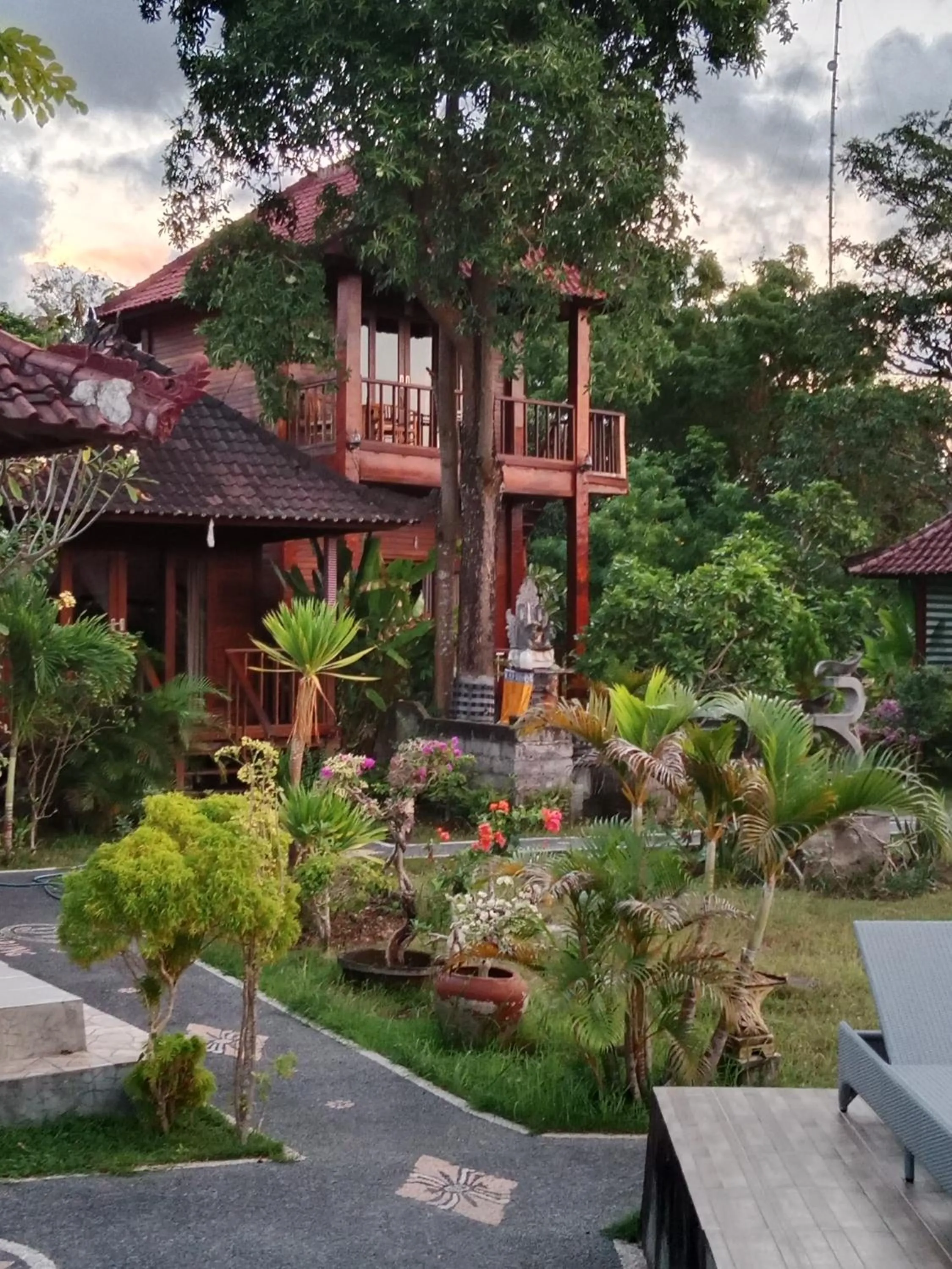 Property building in D mas huts lembongan