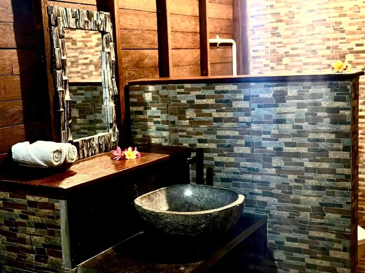 Bathroom in D mas huts lembongan