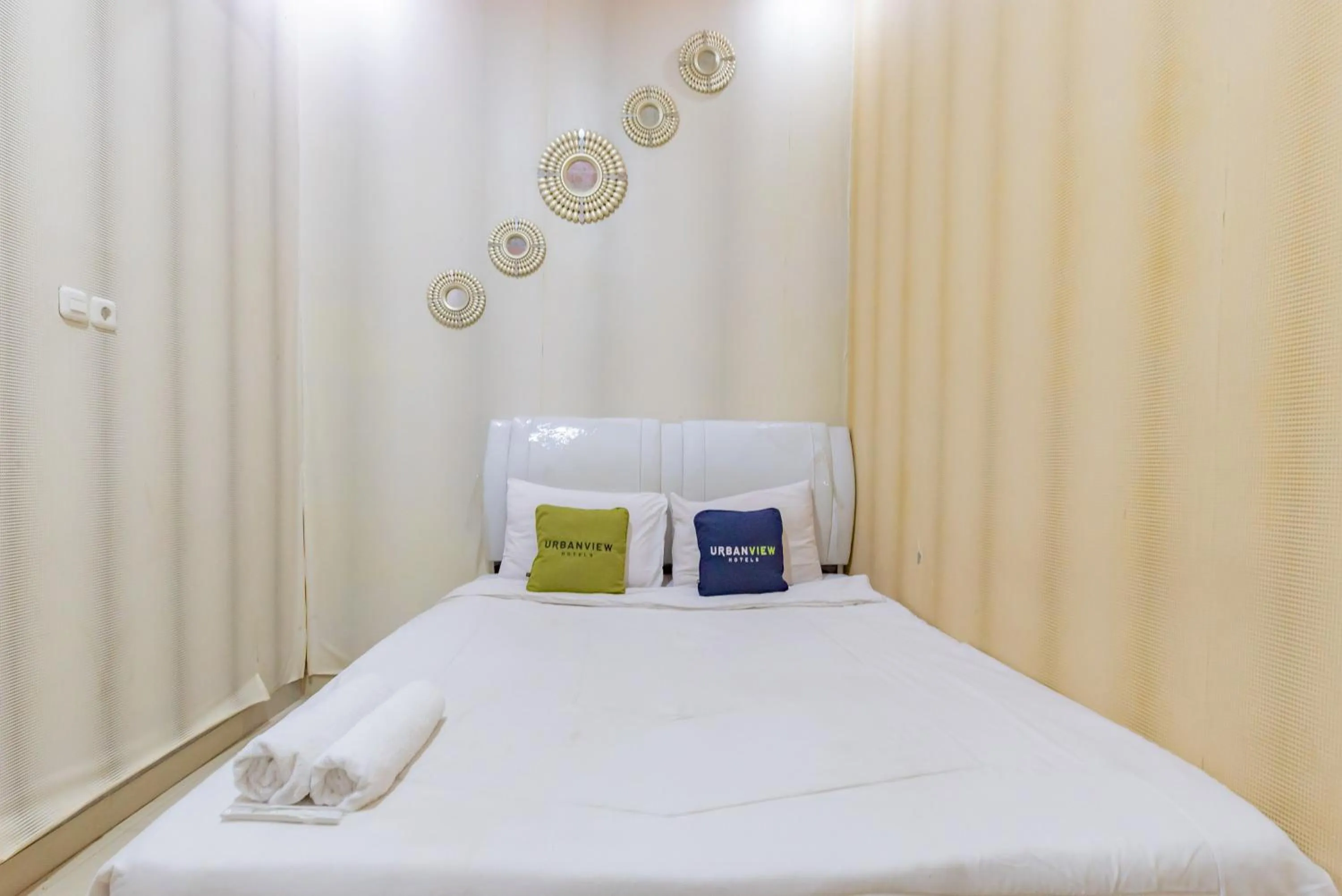 Bedroom, Bed in Urbanview Hotel Rifal Home Tegal