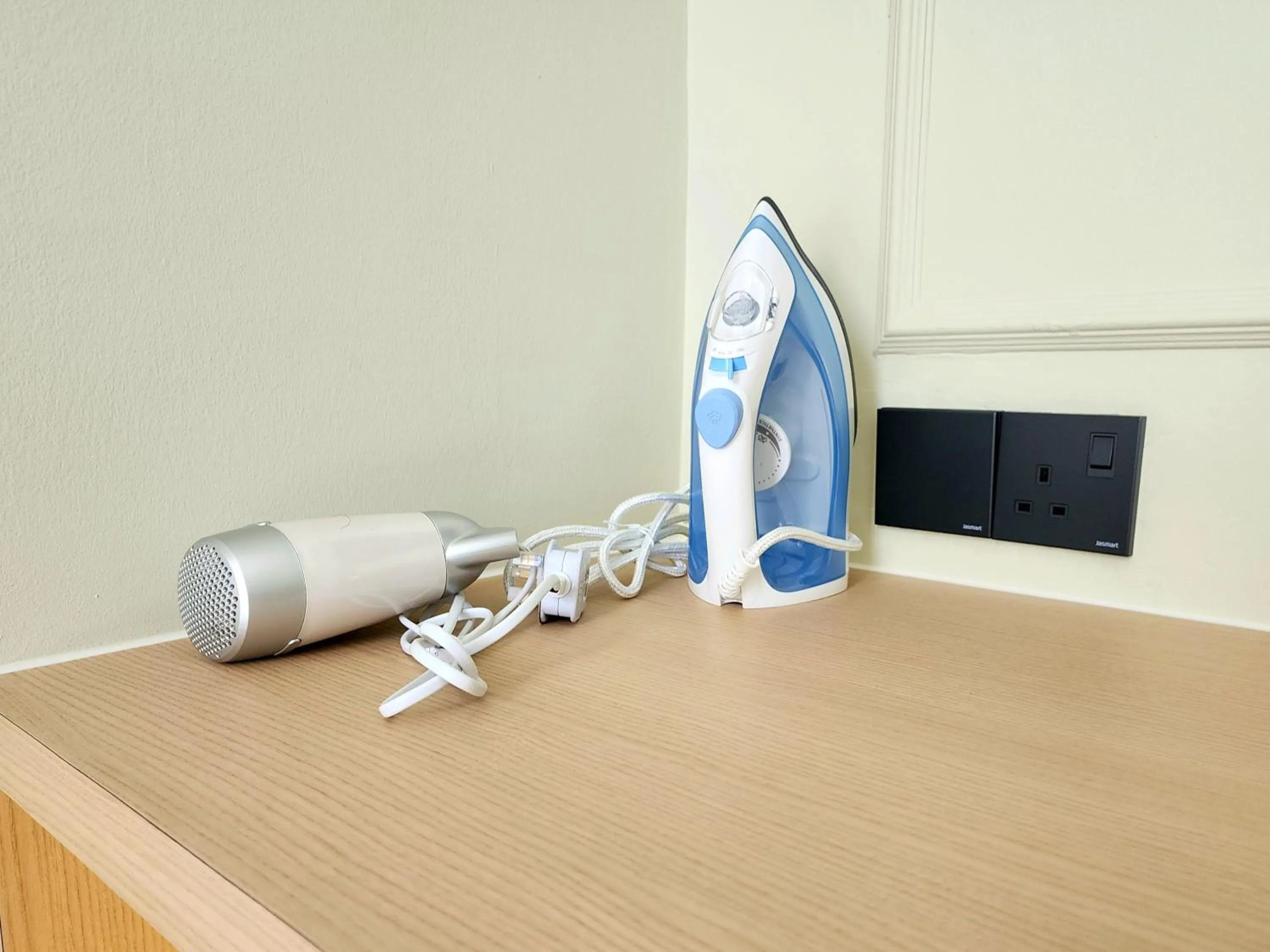 flat iron in Georgetown AY Hotel