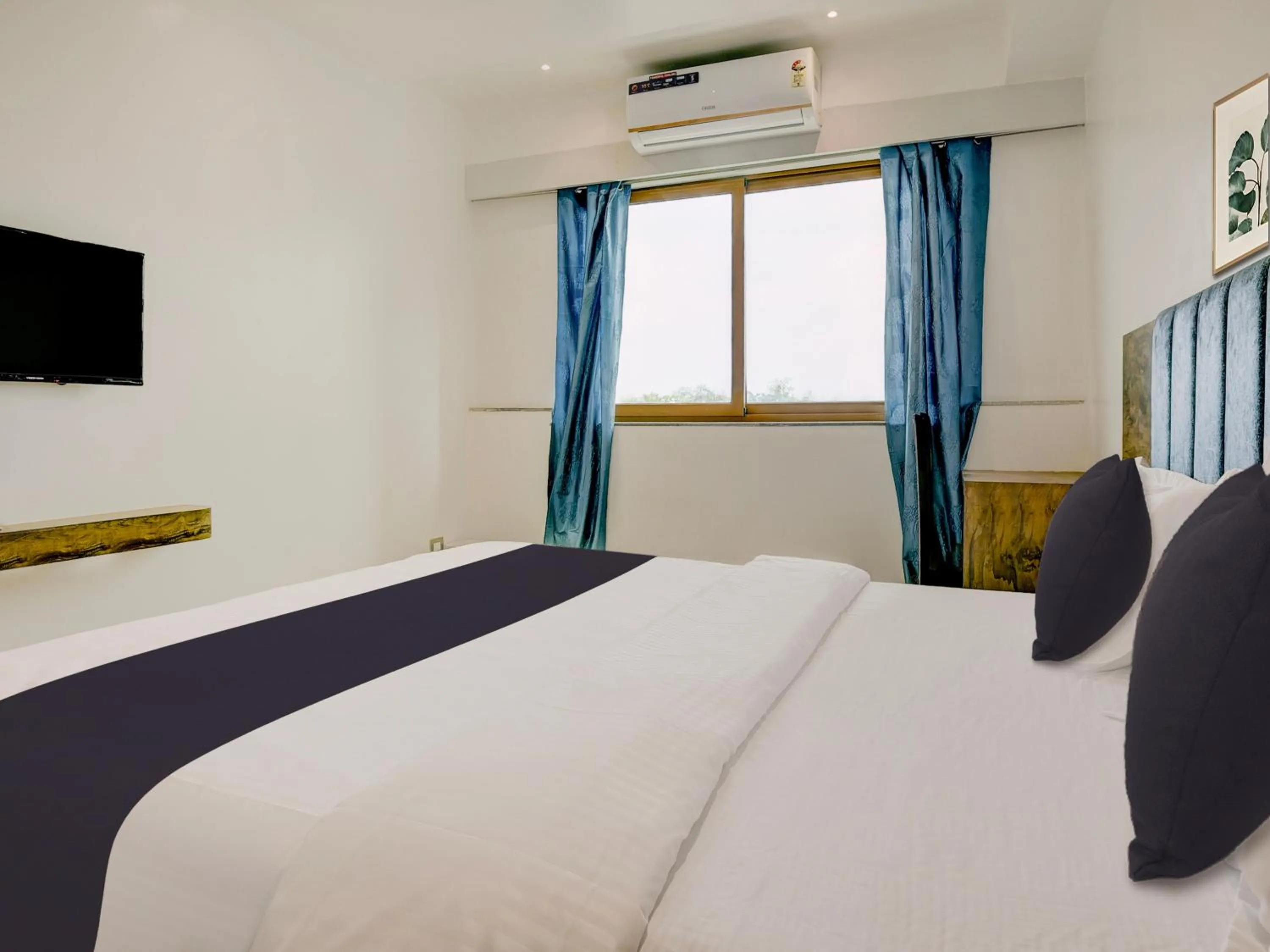 Bedroom, Bed in Super Townhouse Madgaon