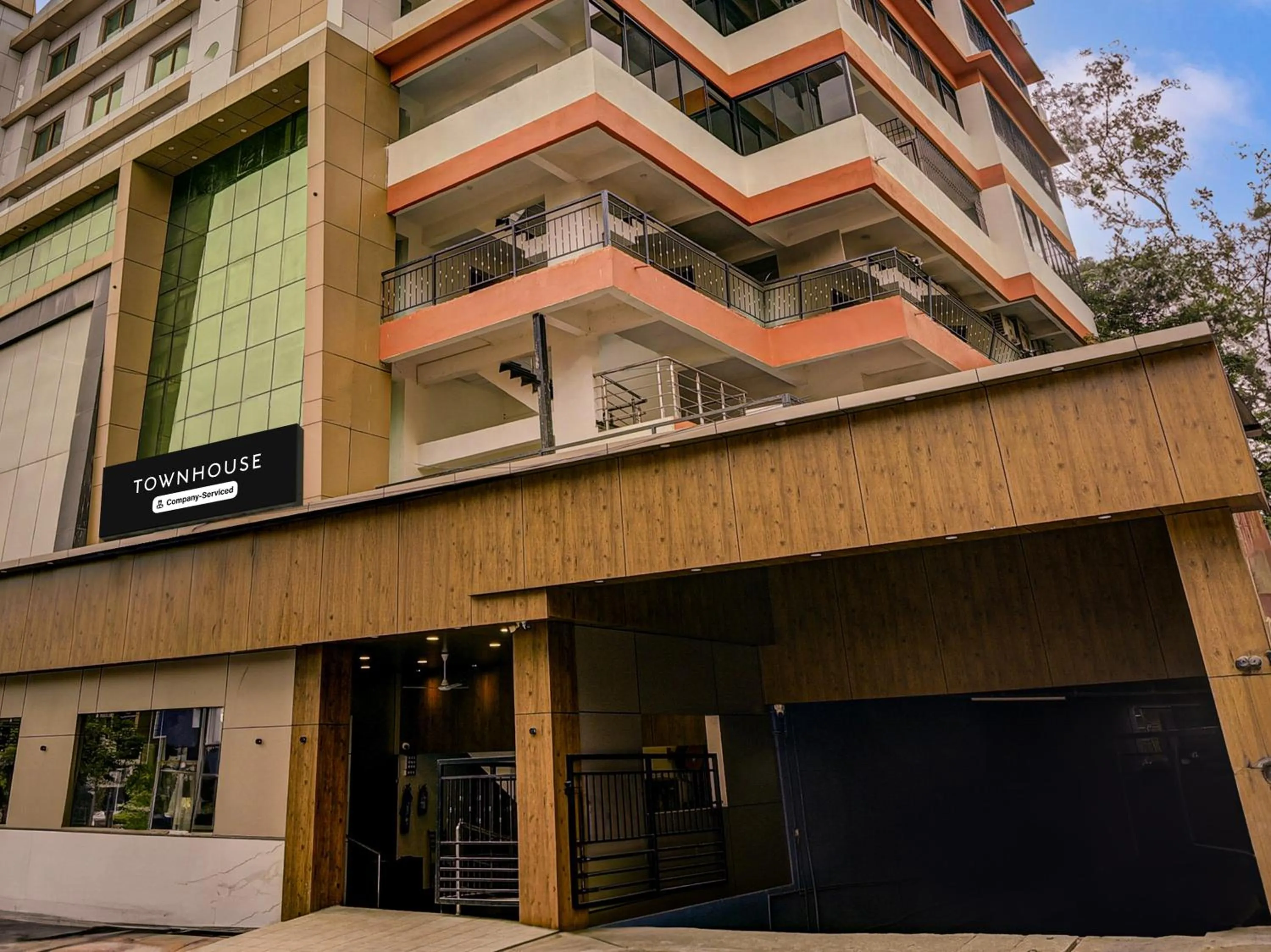 Facade/entrance in Super Townhouse Madgaon