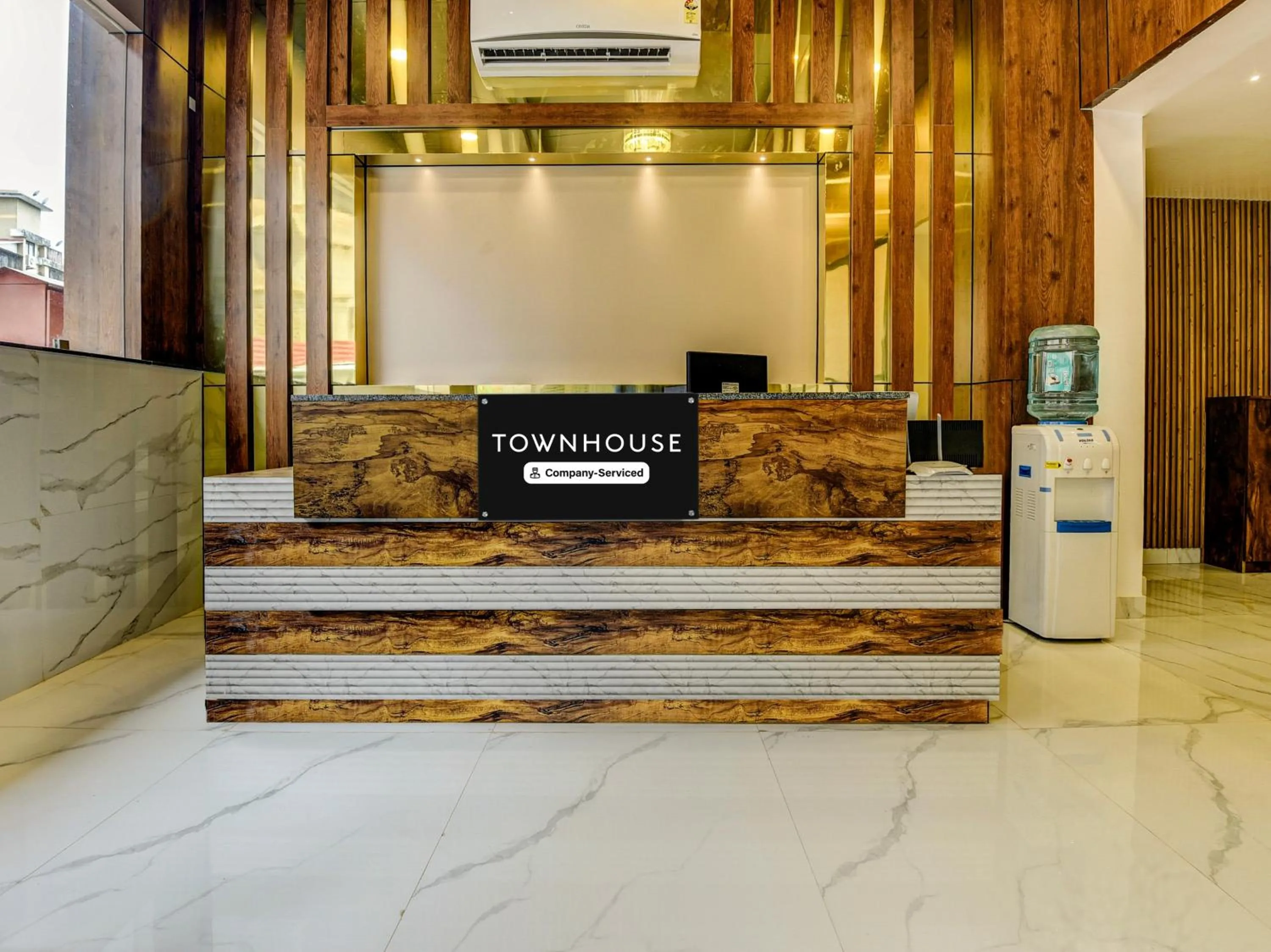 Lobby or reception in Super Townhouse Madgaon