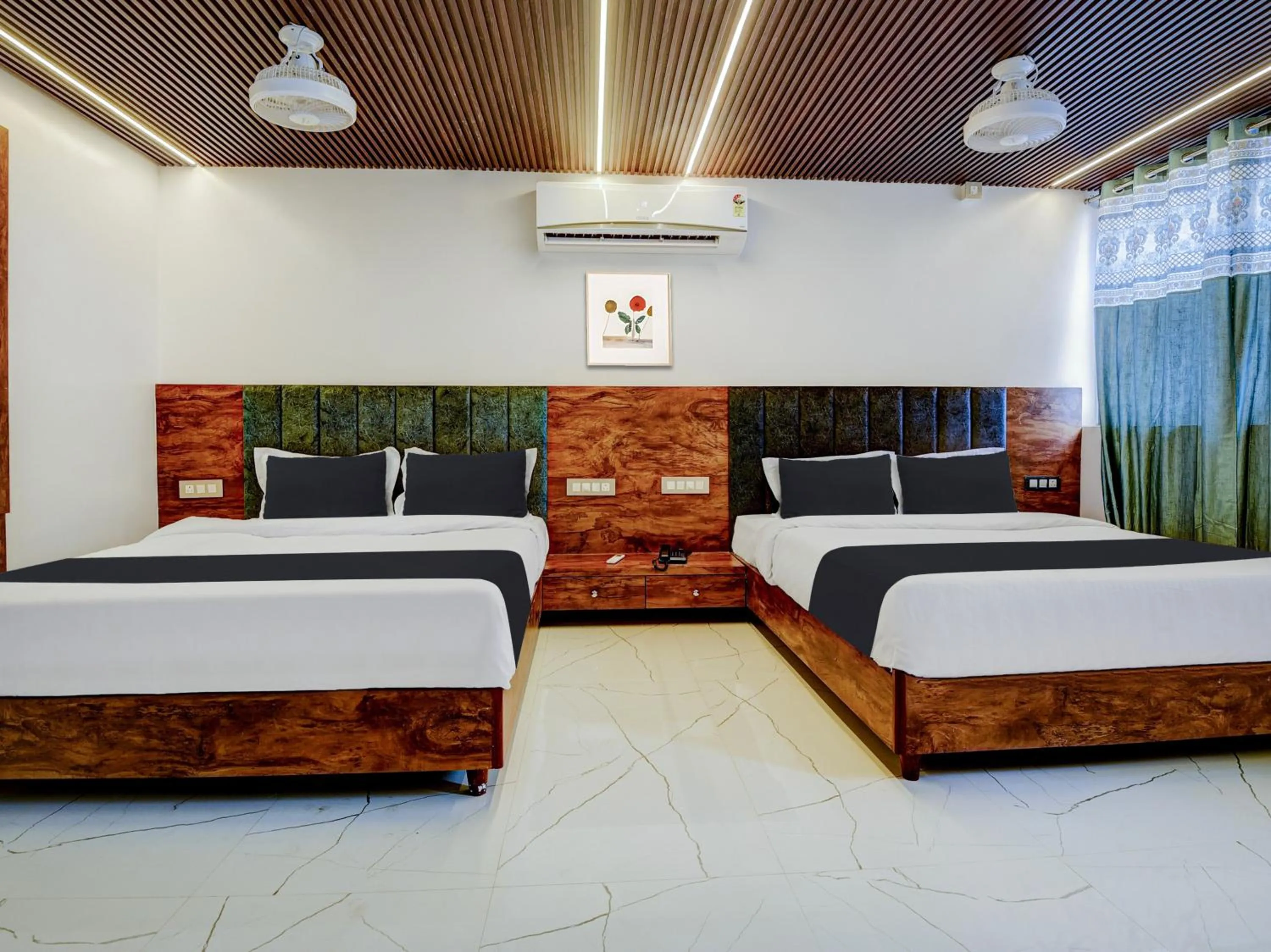 Bedroom, Bed in Super Townhouse Madgaon