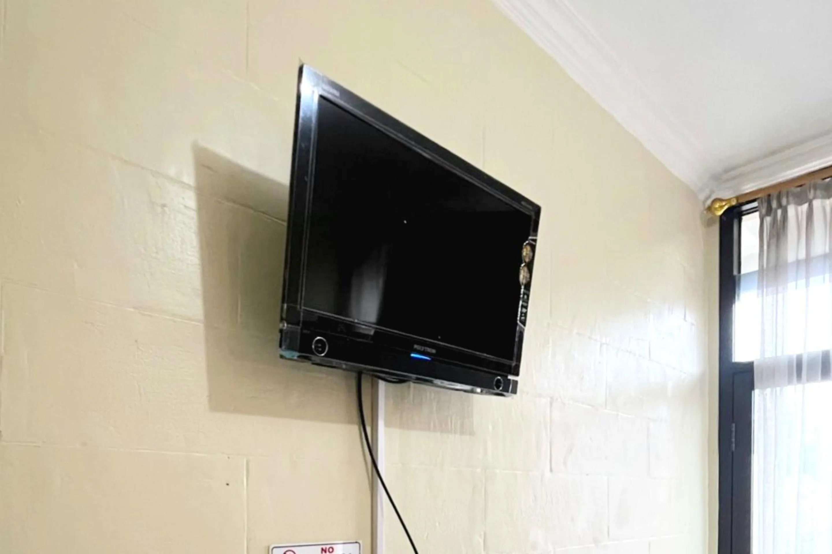 TV and multimedia in Griya Pradipa Syariah Near Balai Kota Batu Mitra RedDoorz