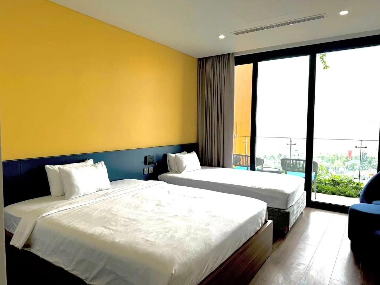 Bed in Flamingos Hải Tiến