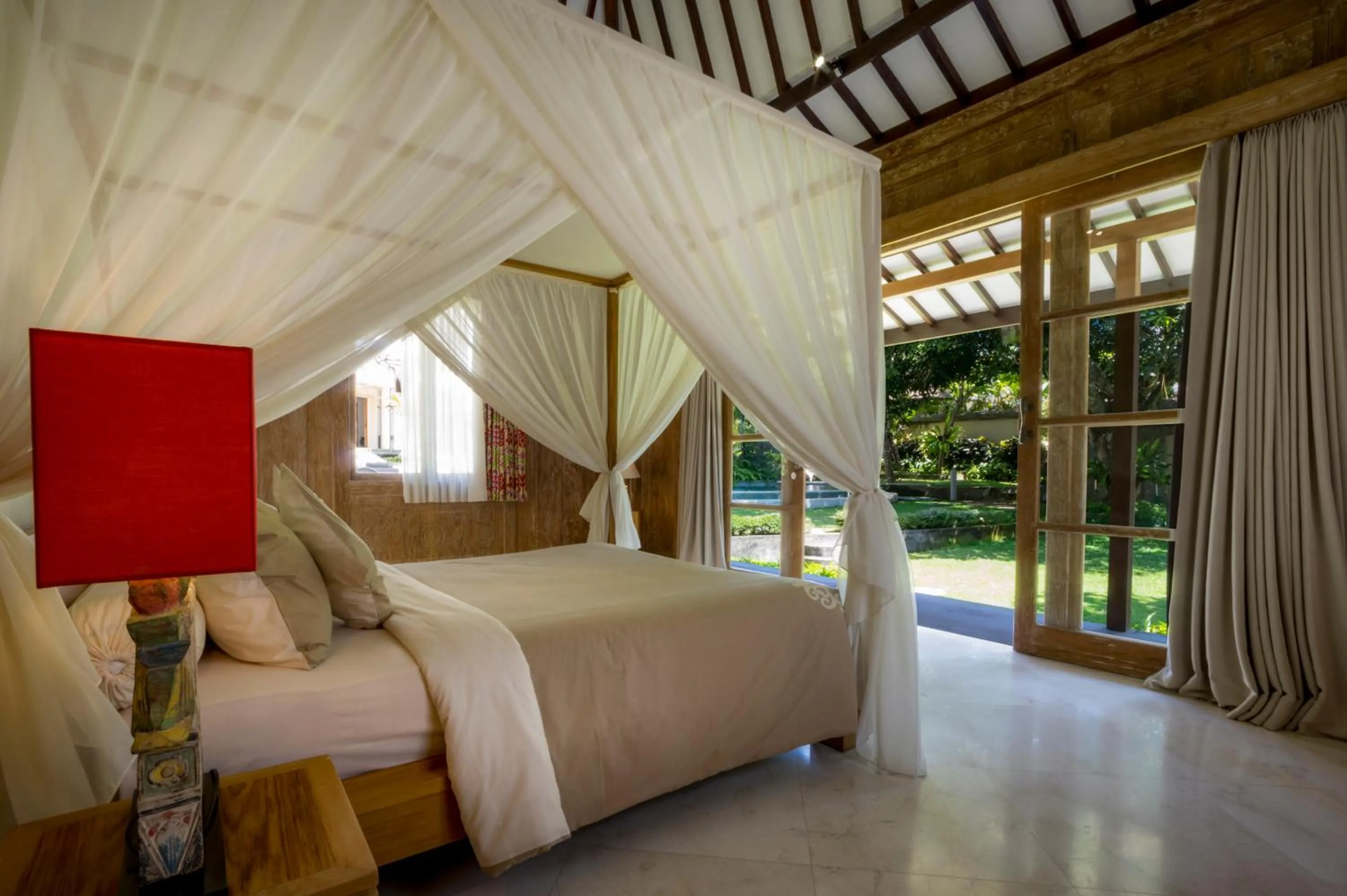 Bed in Akilea Luxury Villas