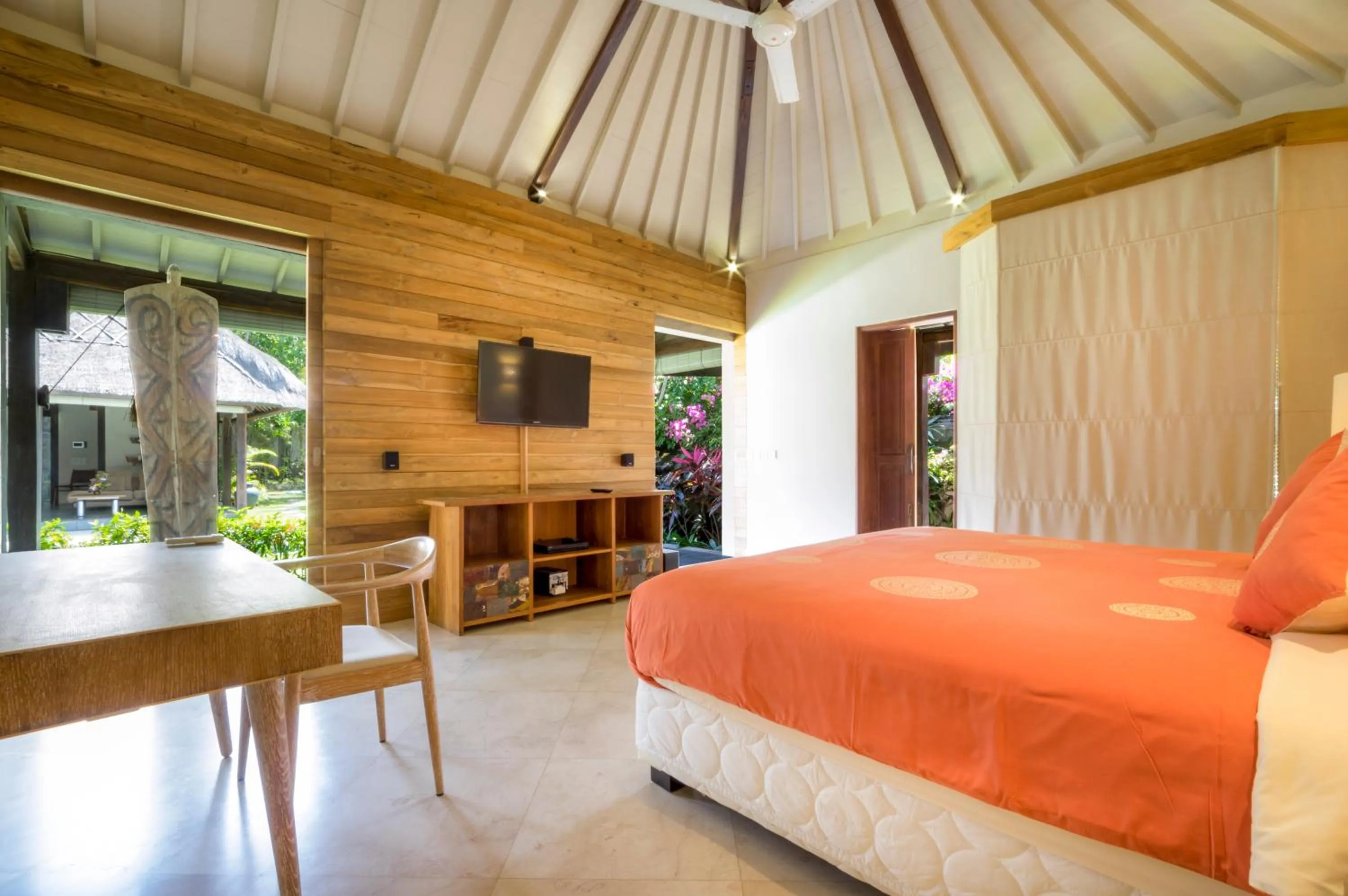Bed in Akilea Luxury Villas