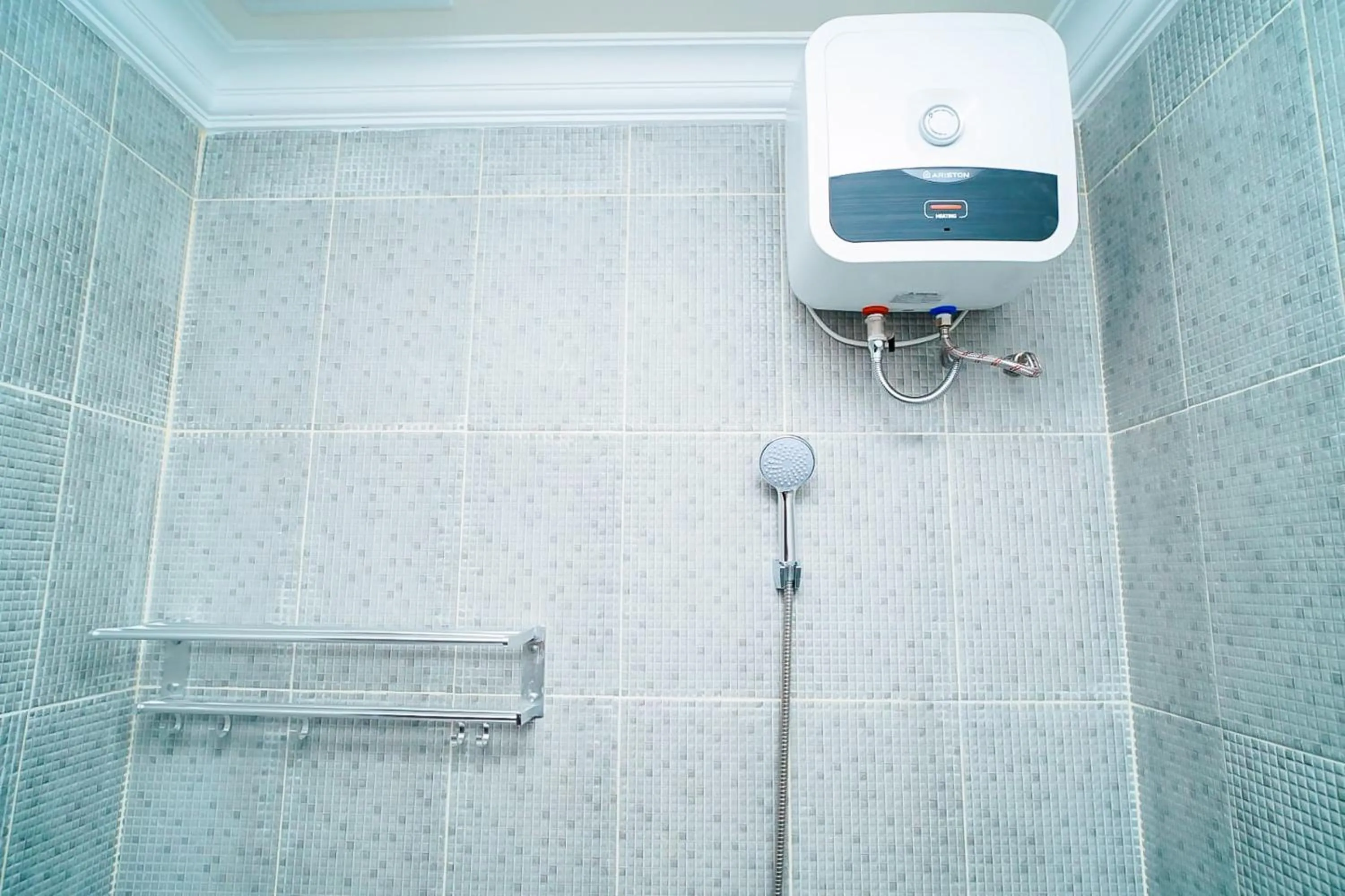 Bathroom in Mess Rejeki Redpartner