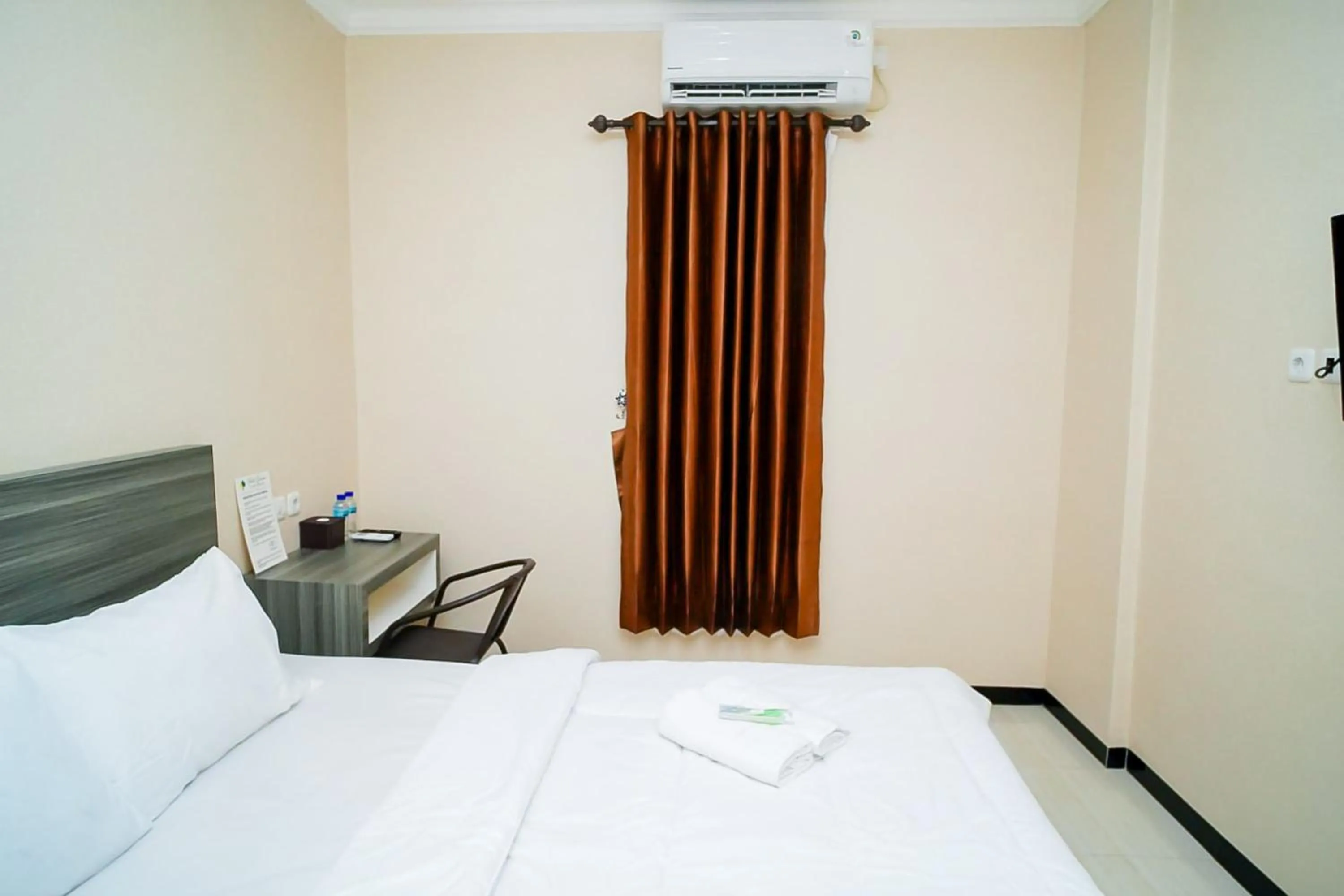 Bedroom, Bed in Mess Rejeki Redpartner