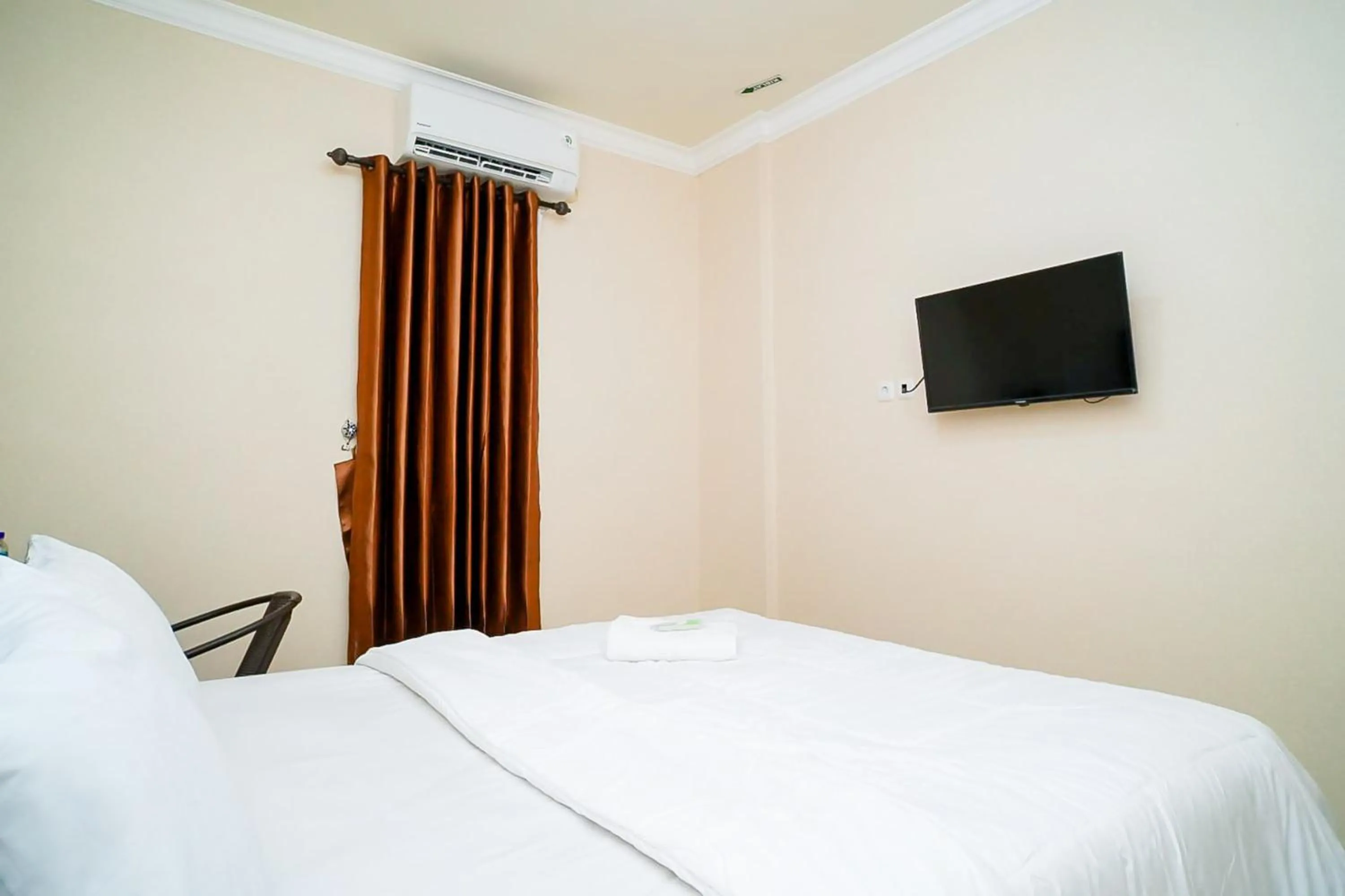 Bedroom, Bed in Mess Rejeki Redpartner