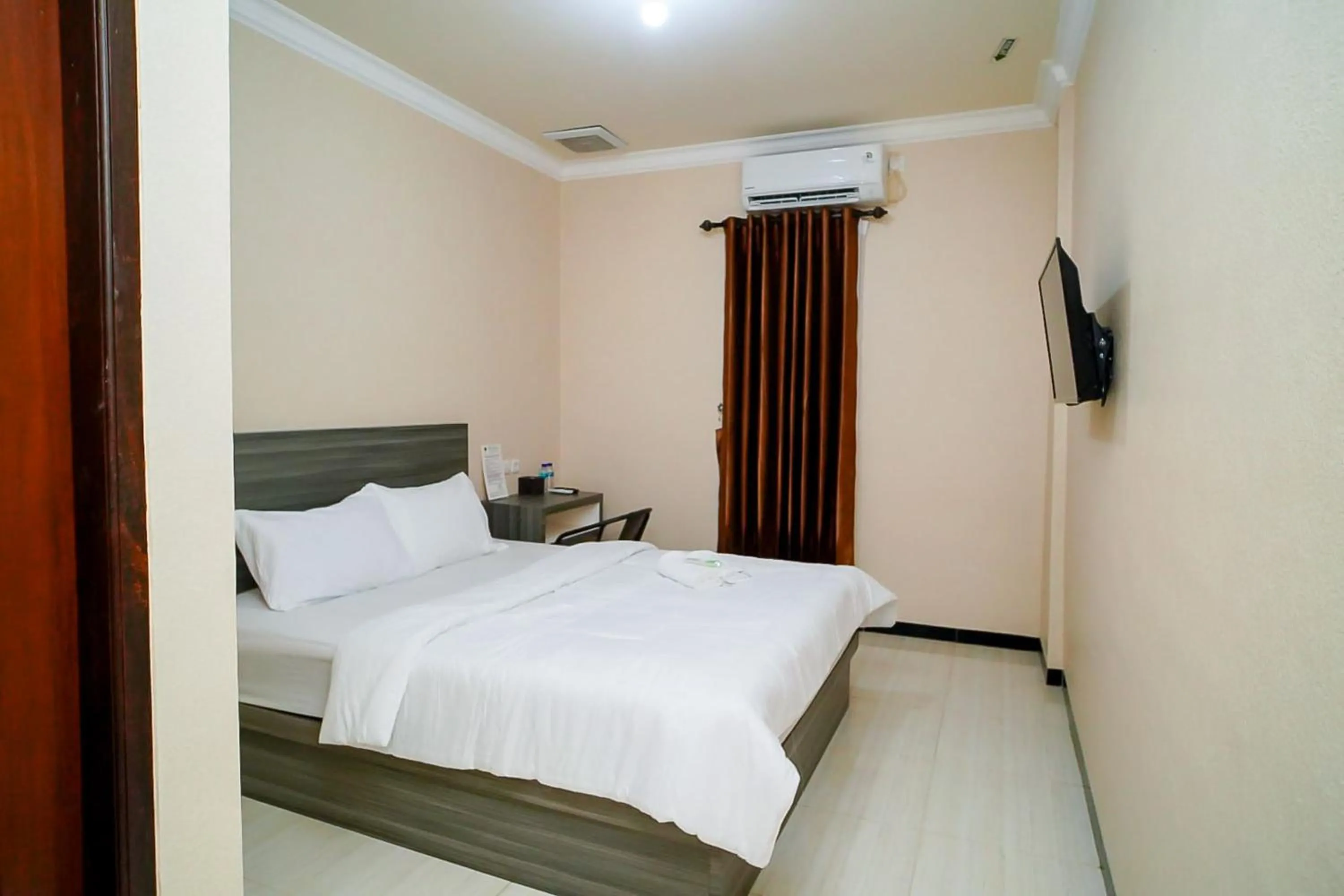 Bedroom, Bed in Mess Rejeki Redpartner