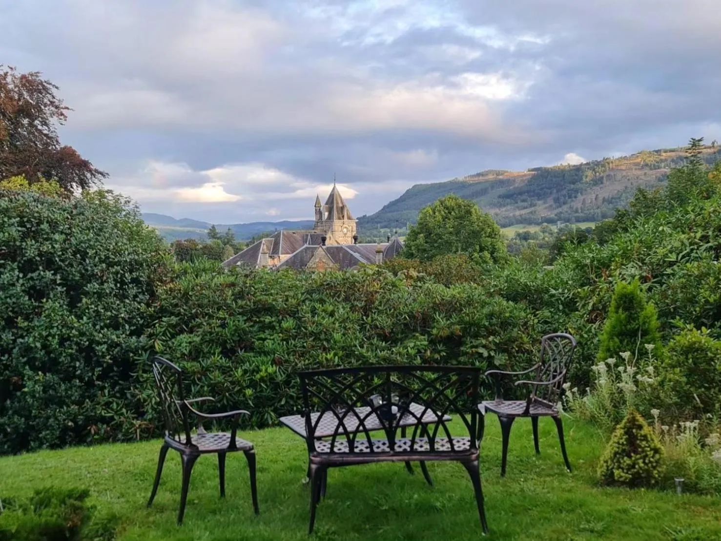 Spring in Wellwood Manor