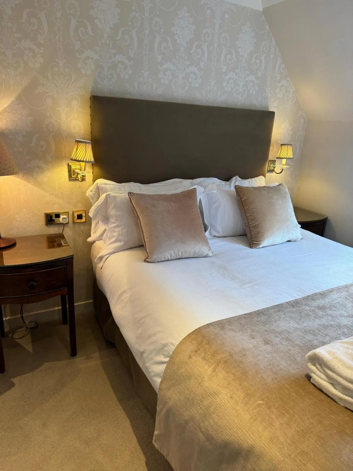 Bed in Wellwood Manor