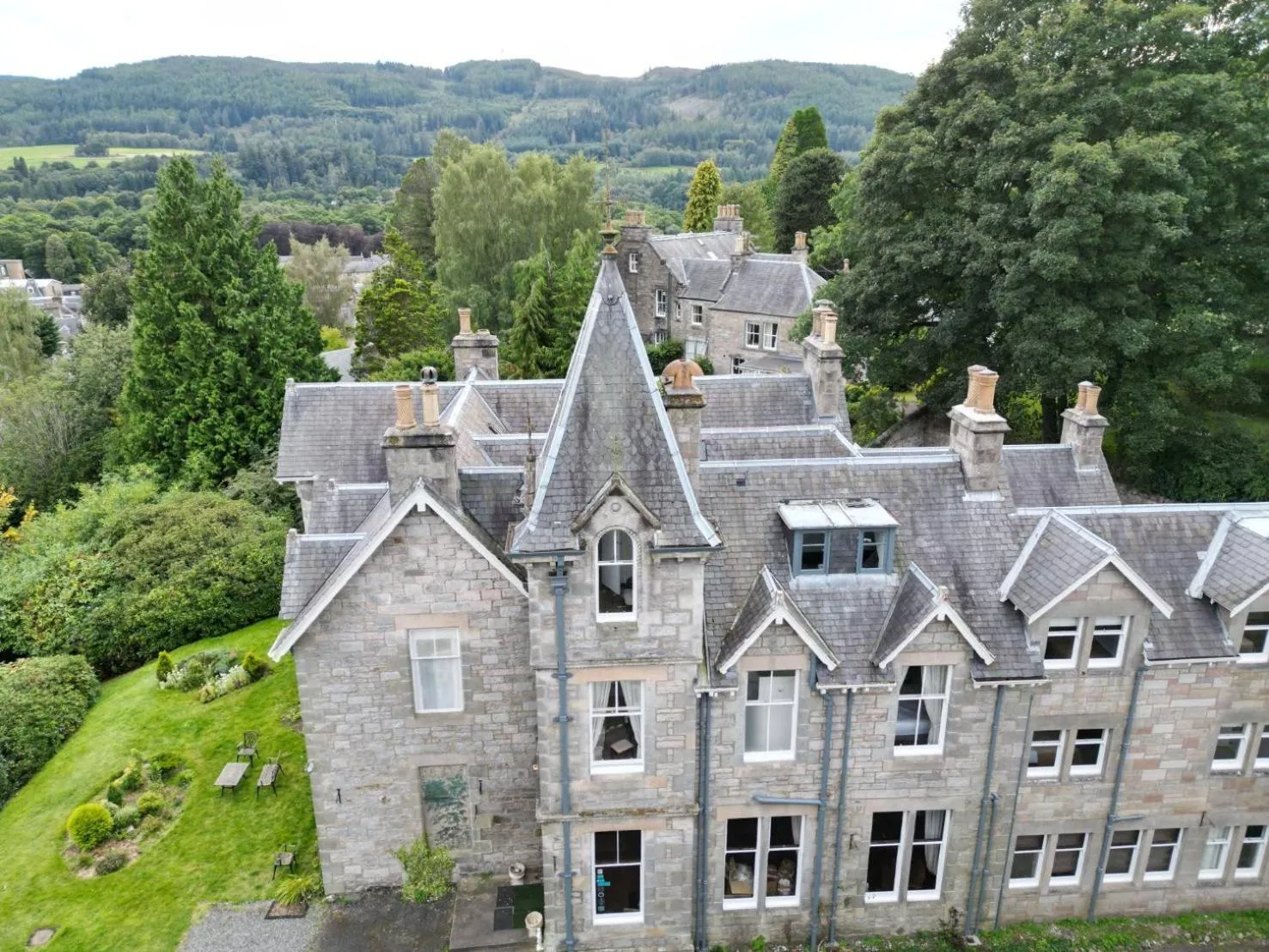 Property building in Wellwood Manor