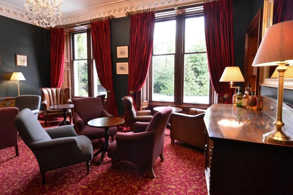 Living room in Wellwood Manor