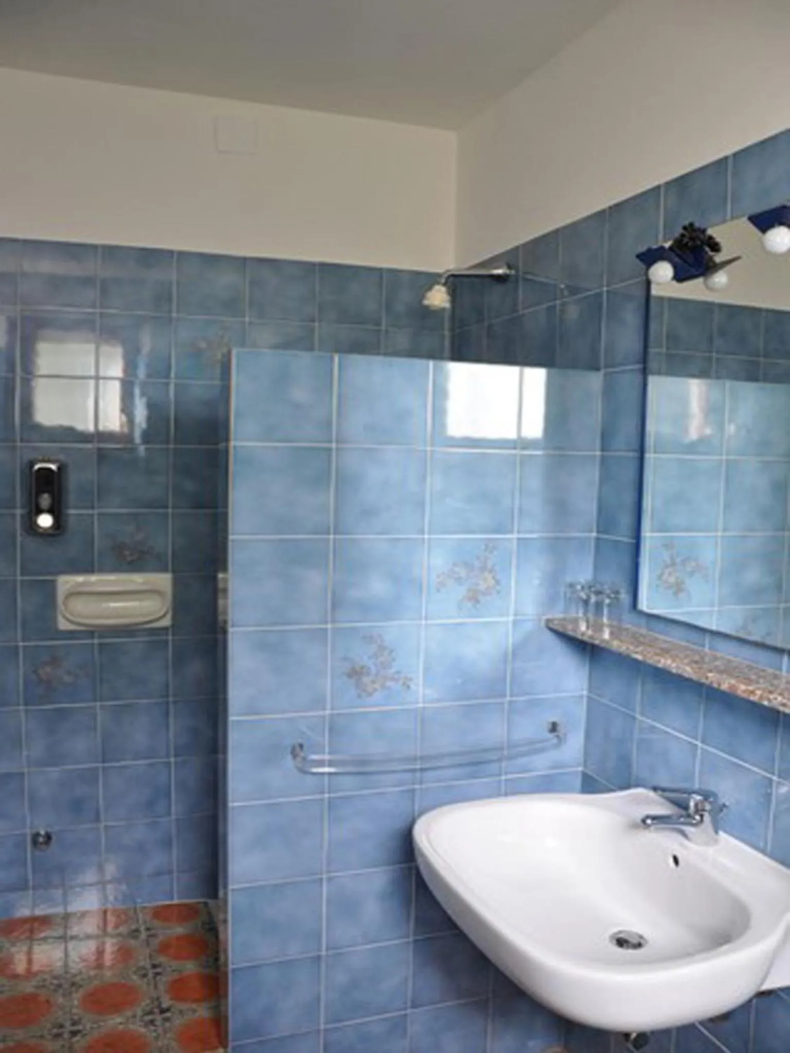 Bathroom in Hotel L'Oasi