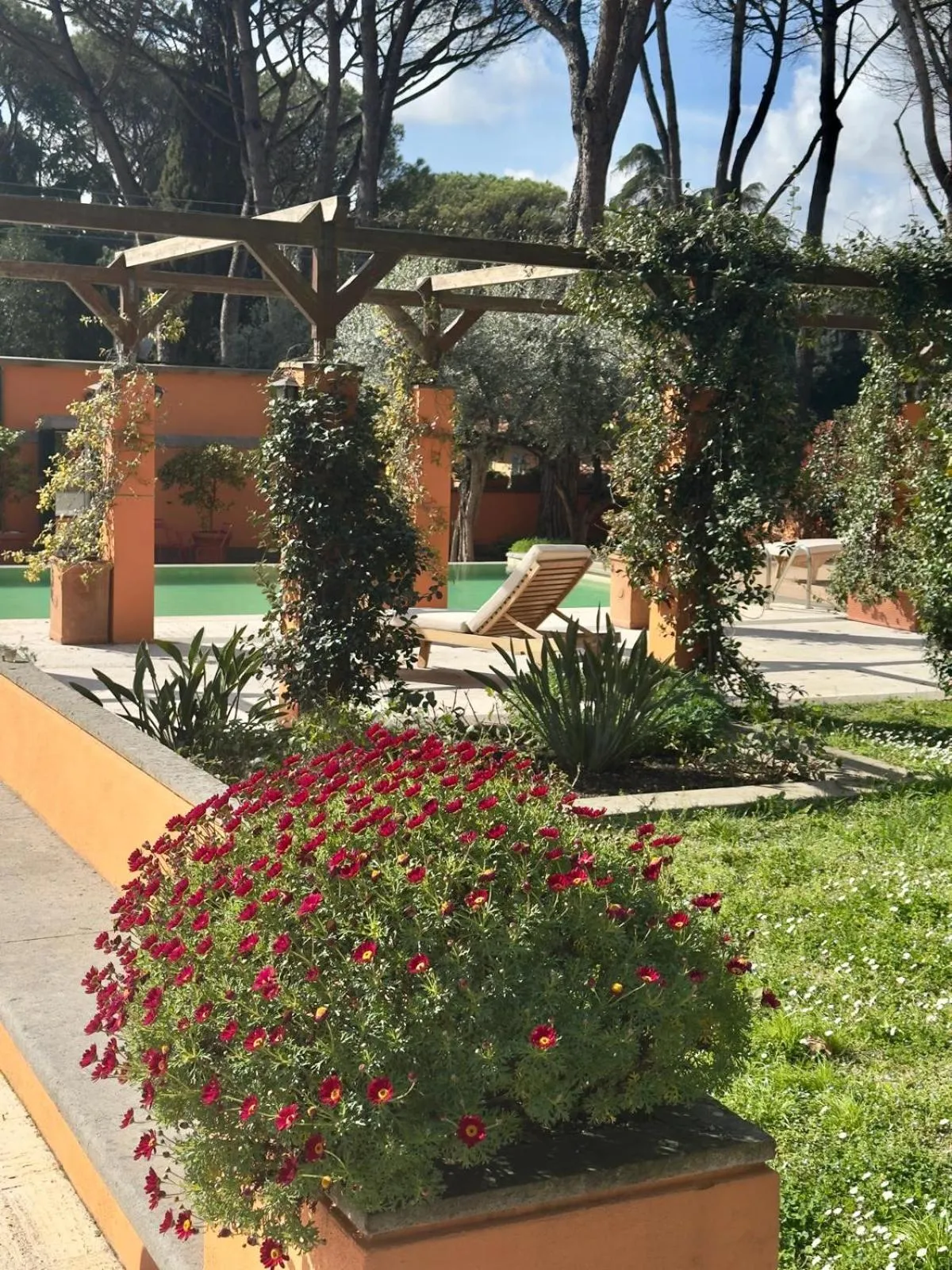 Hero's Garden Relais