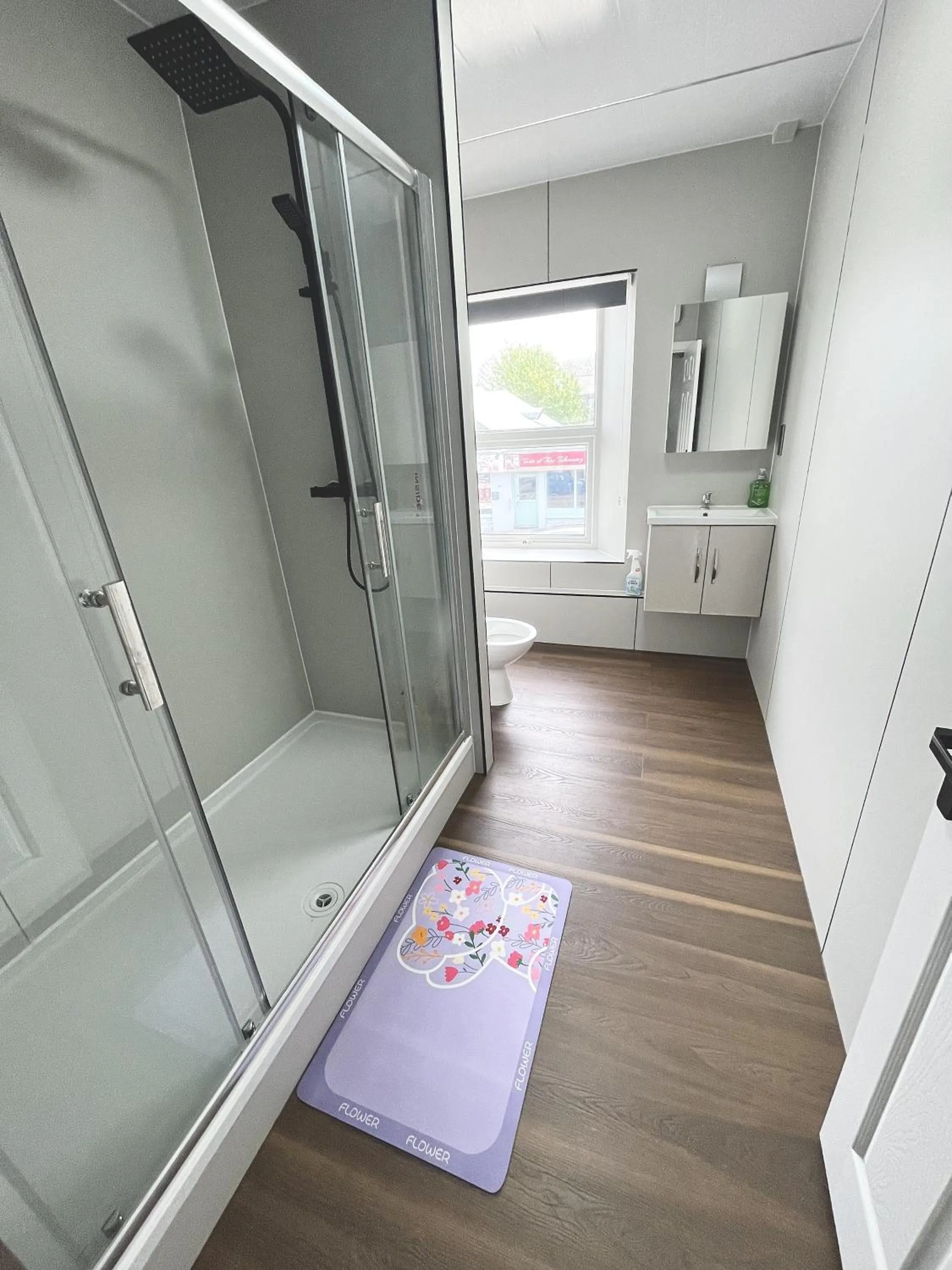 Toilet in OYO Welsh Holiday Accommodation - Modern Stay