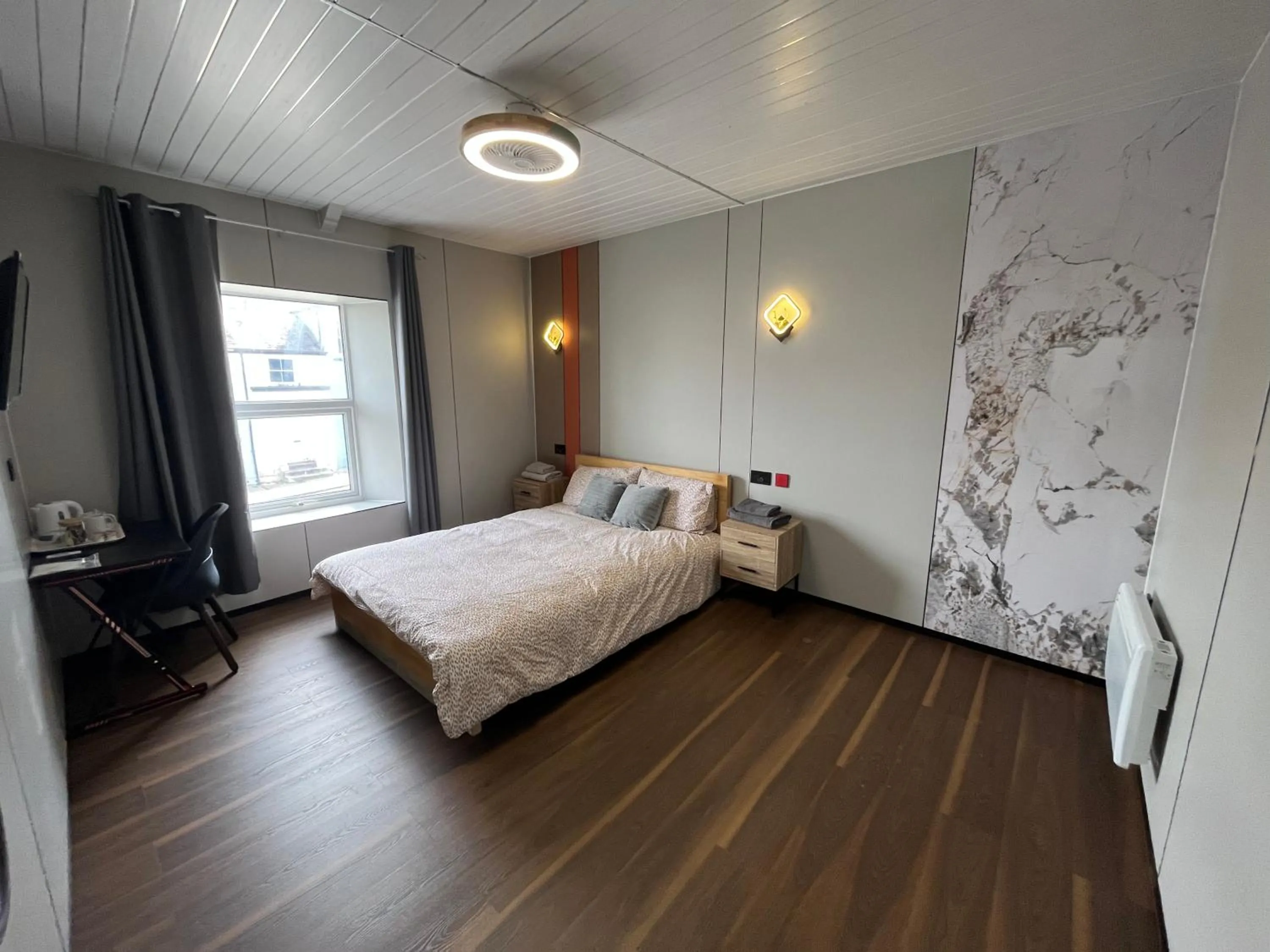 Property building, Bed in OYO Welsh Holiday Accommodation - Modern Stay