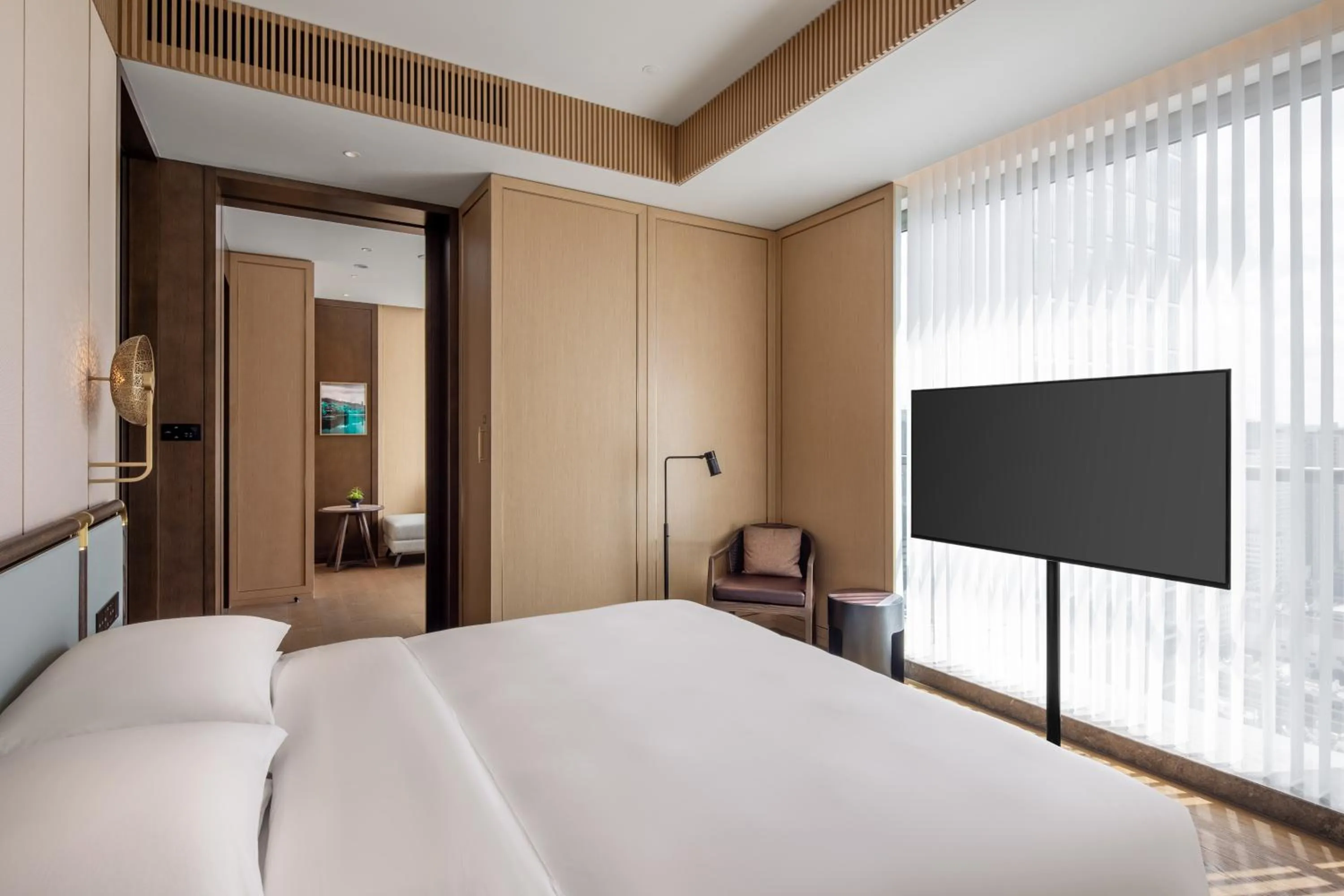 Photo of the whole room, Bed in Grand Hyatt Kunming