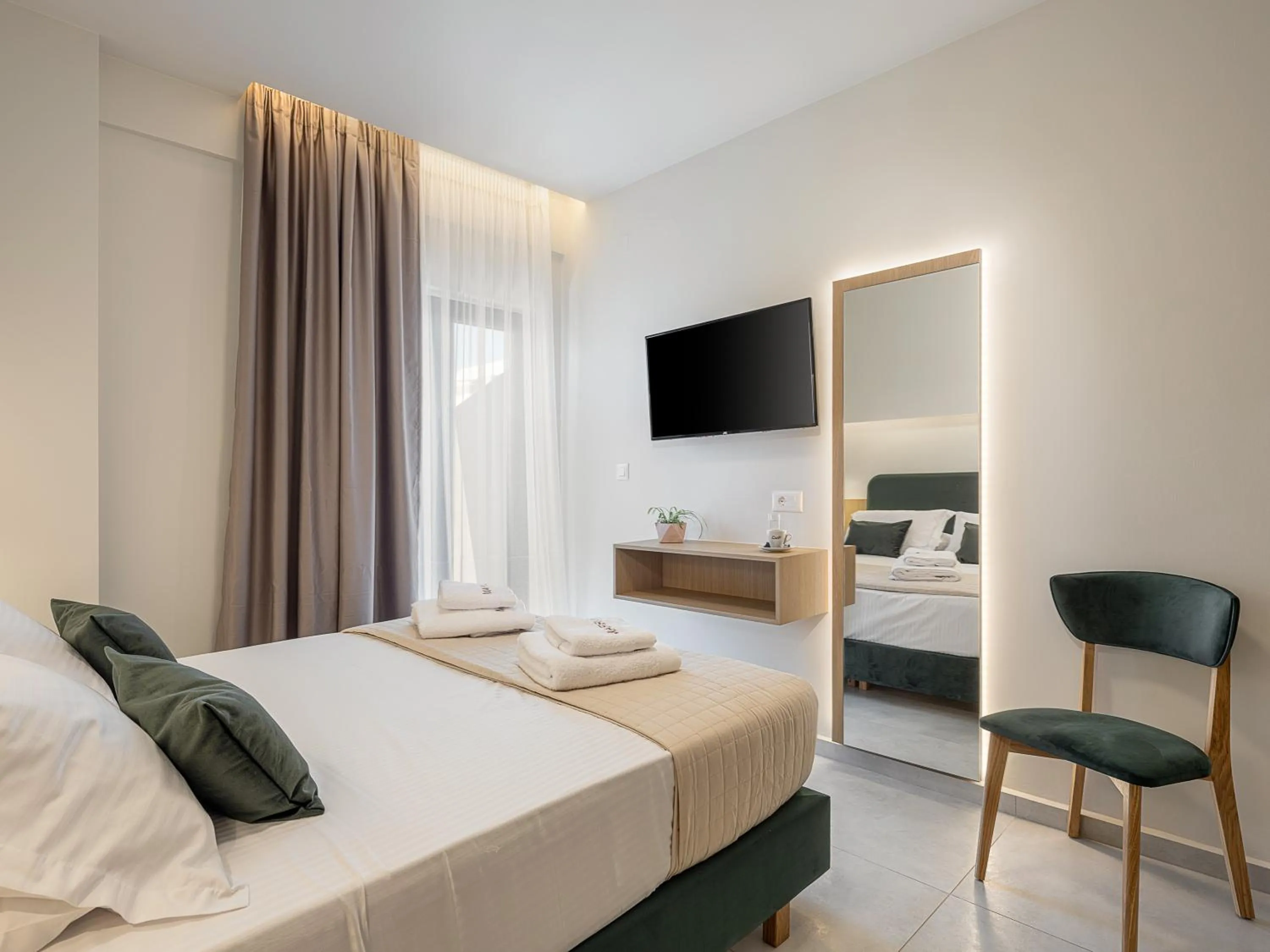 Bed in Miss Marrone City Hotel