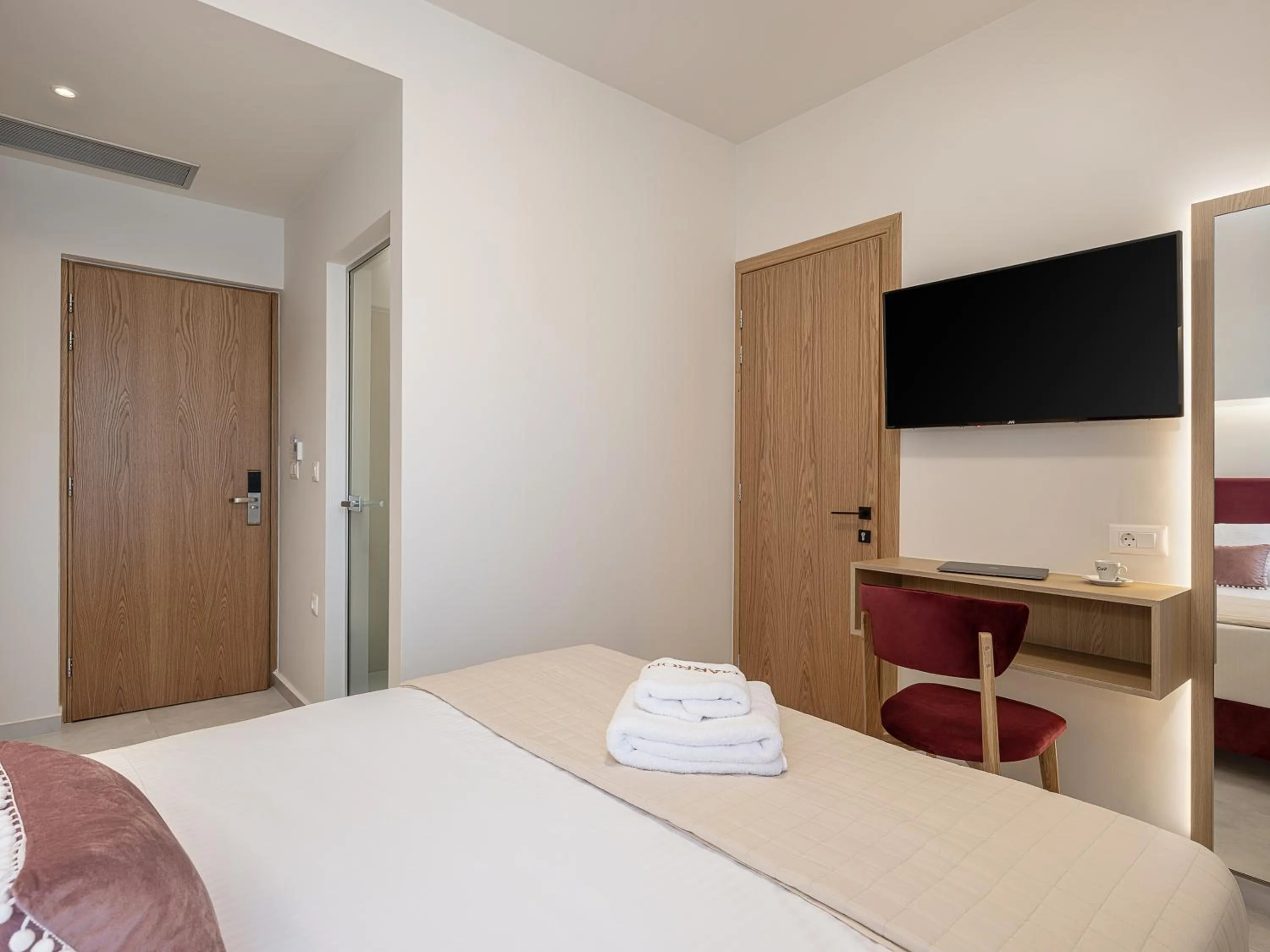 Bedroom, Bed in Miss Marrone City Hotel