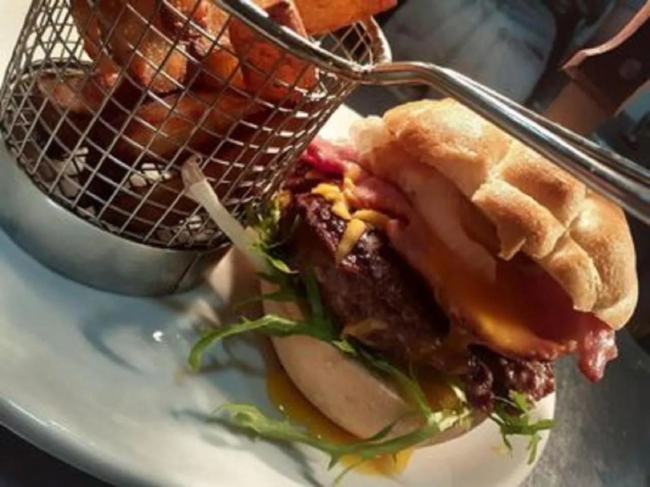 Food and drinks in The Masons Arms