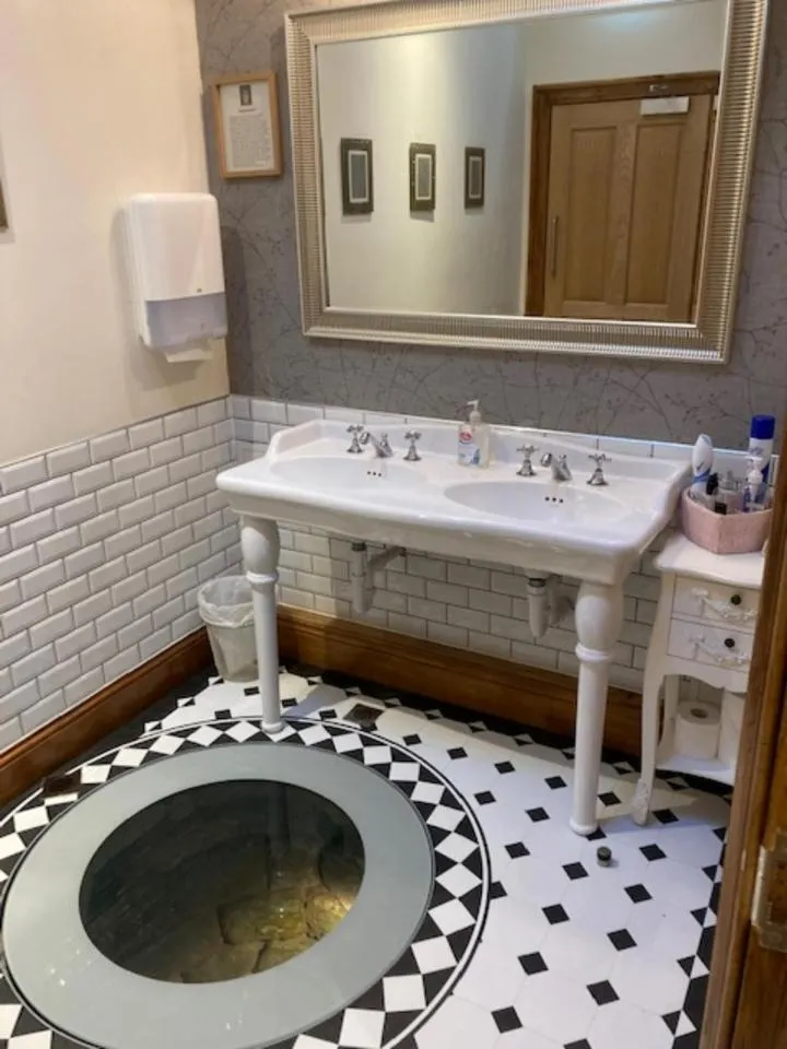 Bathroom in The Masons Arms