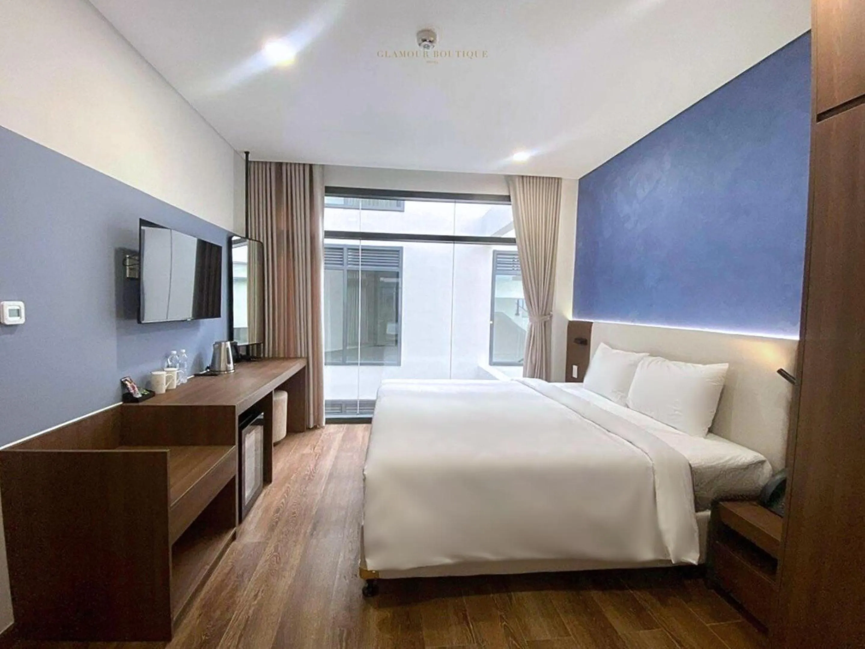 Photo of the whole room, Bed in Glamour Boutique Hotel