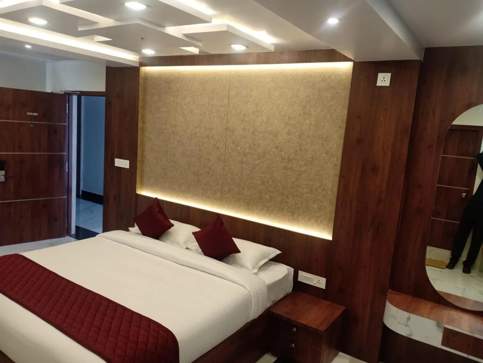 Bedroom, Bed in Lakshmi Mahal - V Inn